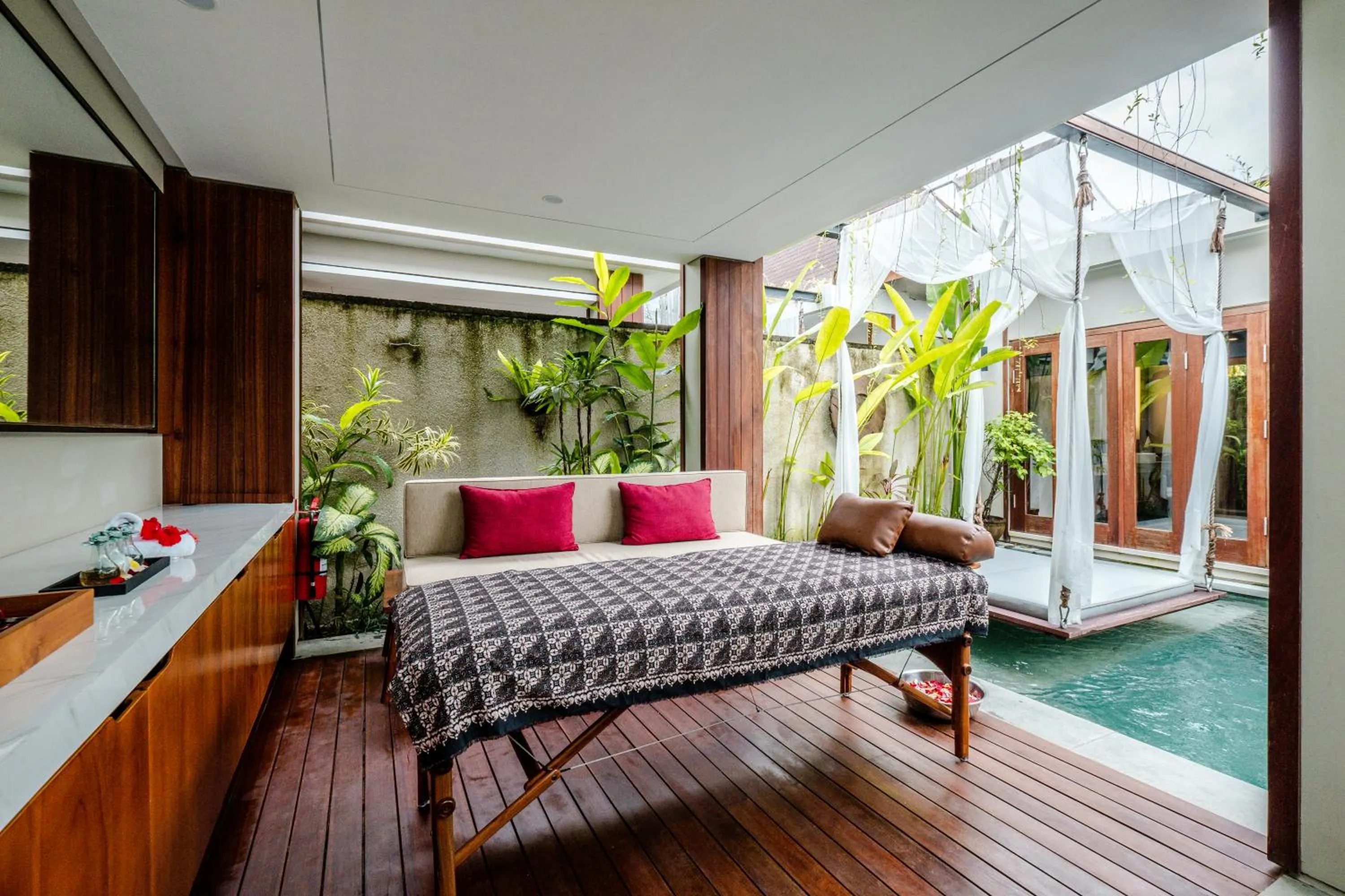 Massage in Sampatti Villas