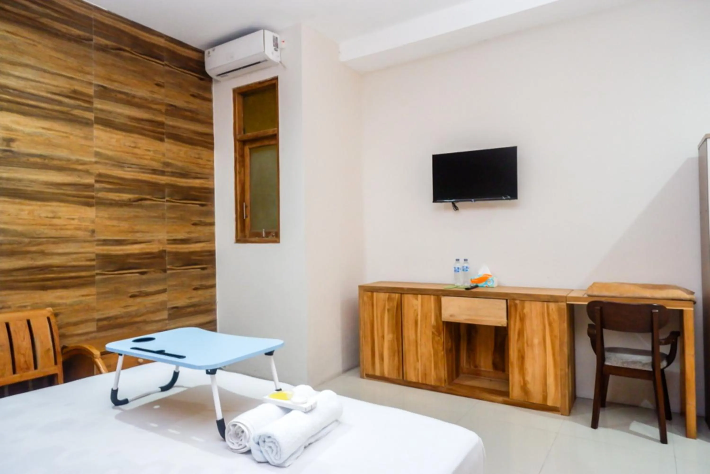 Urbanview Hotel Blok O International by RedDoorz