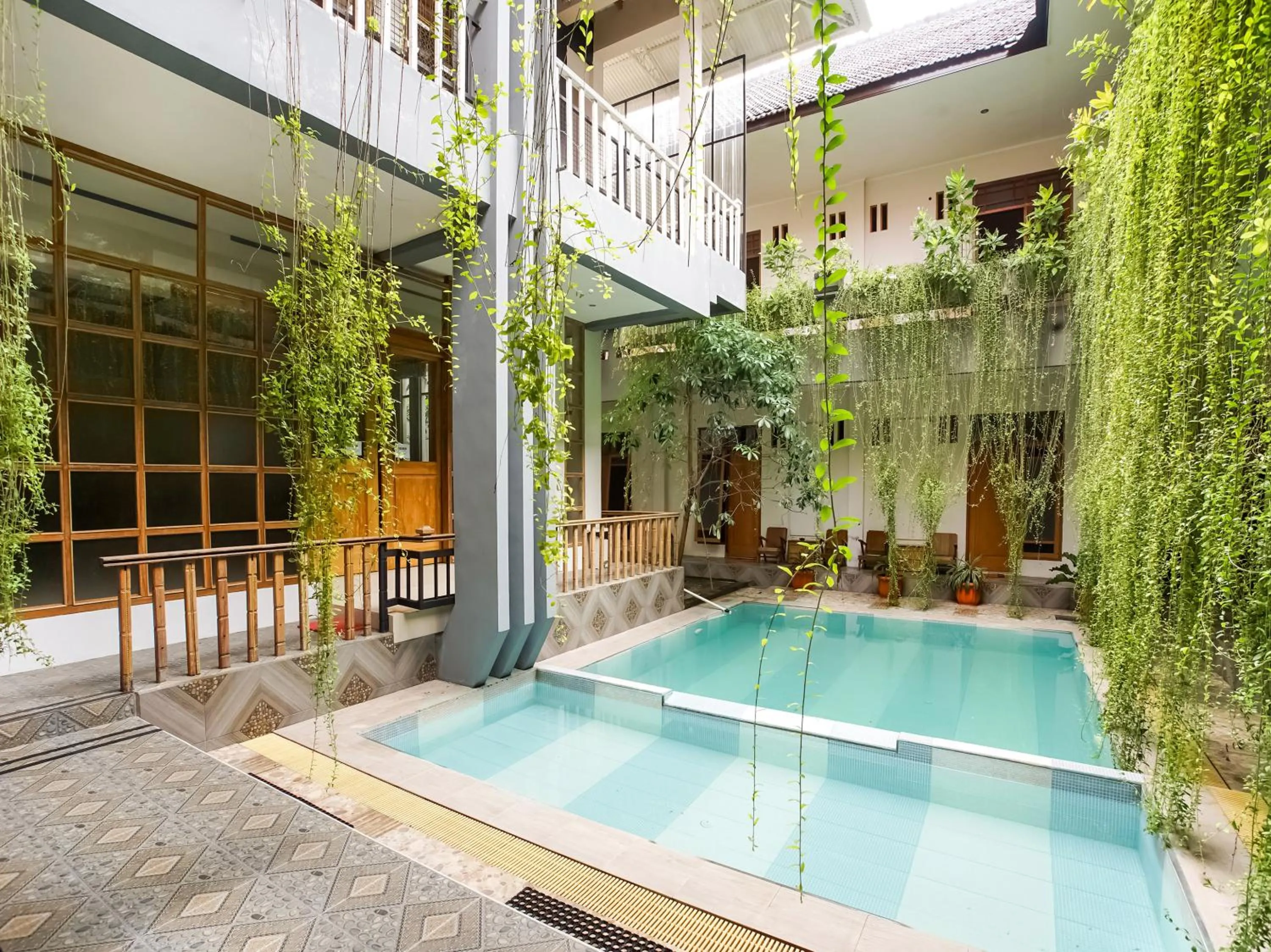 Area and facilities in Urbanview Hotel Blok O International by RedDoorz