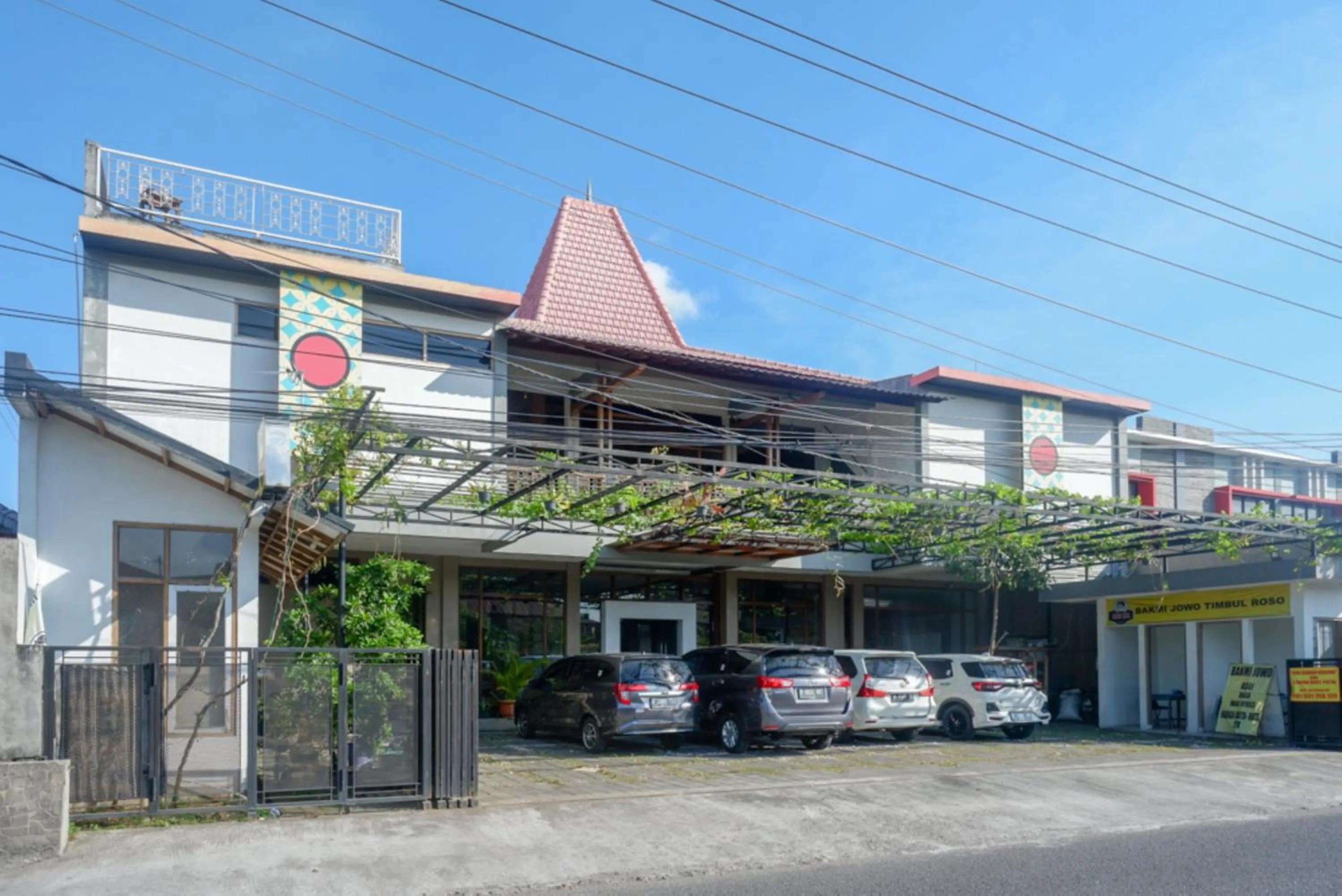 Urbanview Hotel Blok O International by RedDoorz