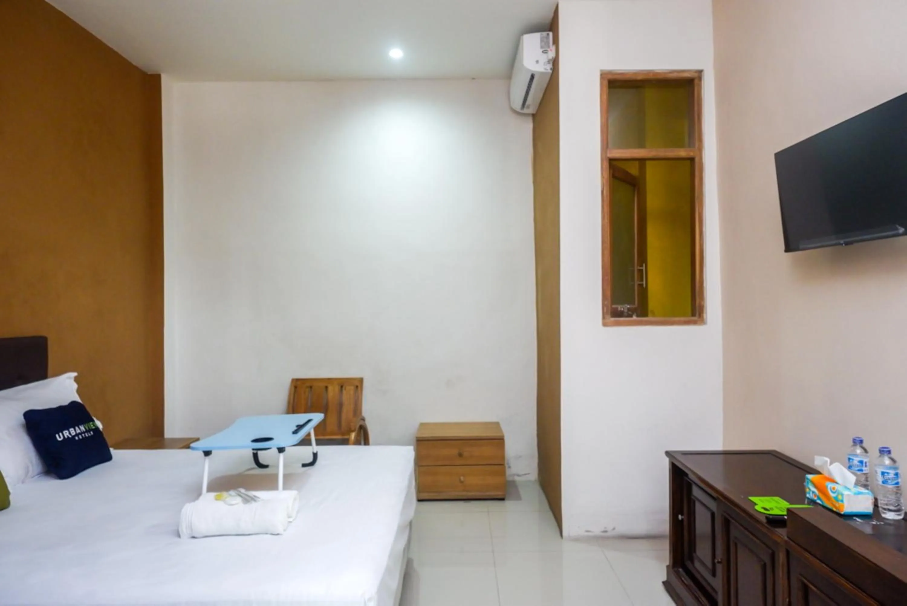 Urbanview Hotel Blok O International by RedDoorz