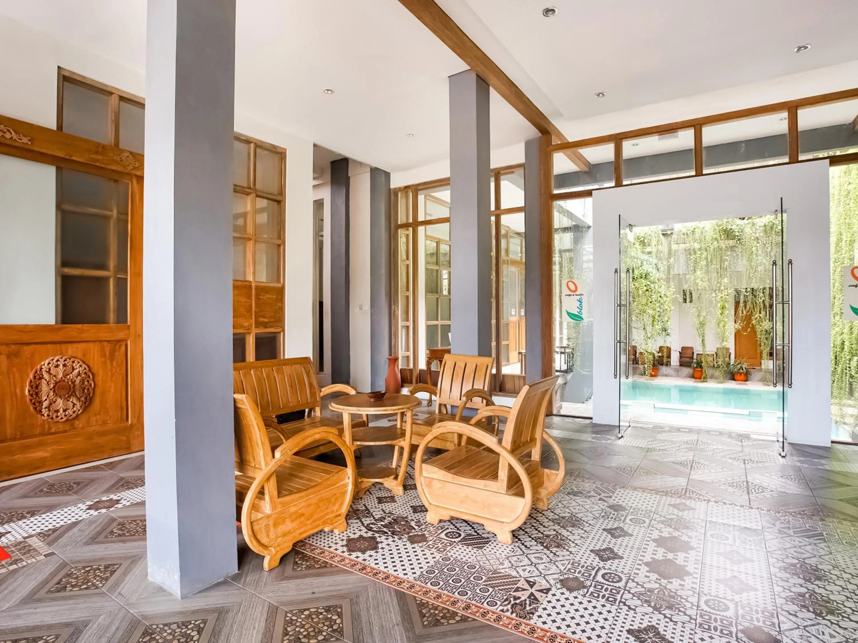 Area and facilities in Urbanview Hotel Blok O International by RedDoorz