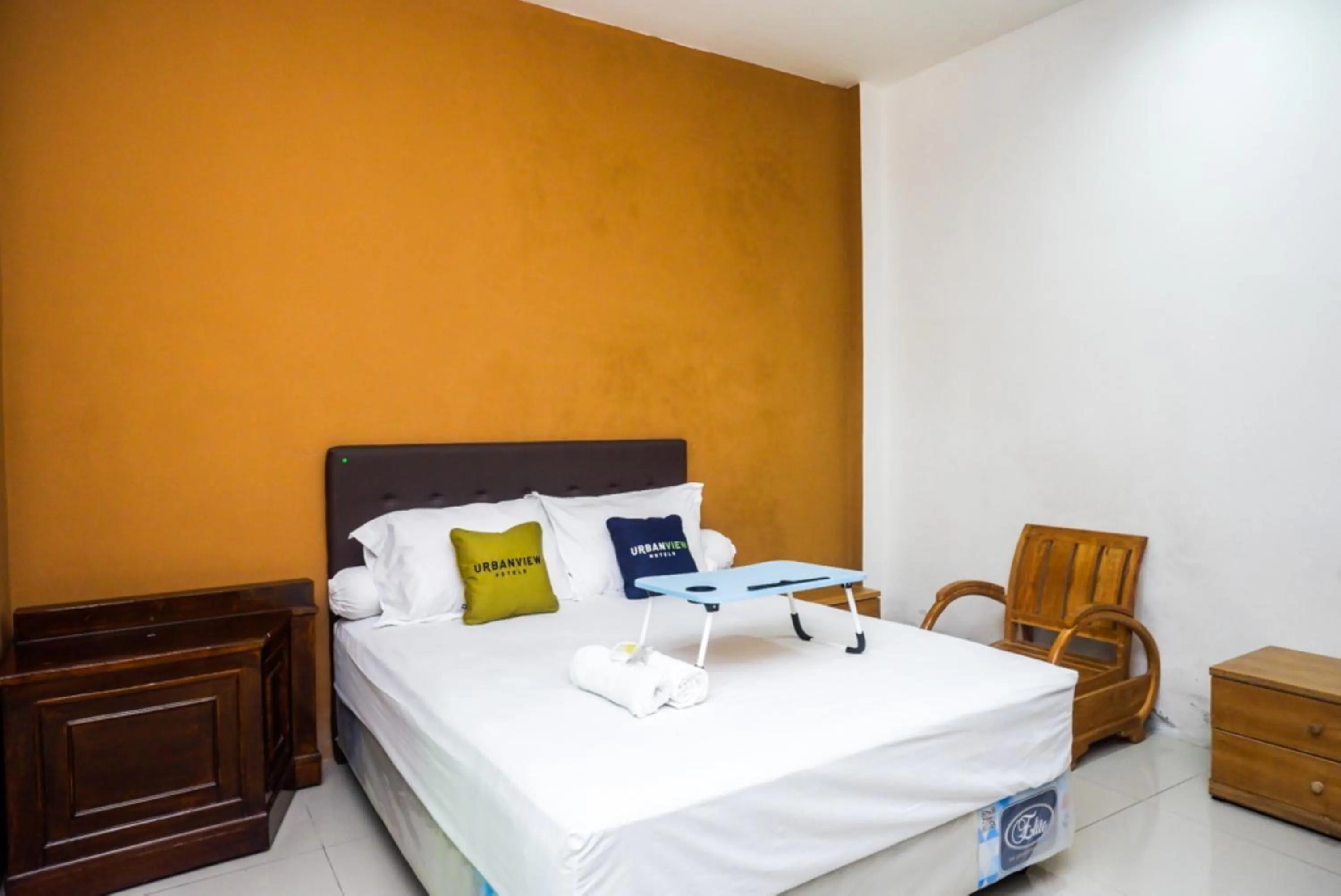 Urbanview Hotel Blok O International by RedDoorz