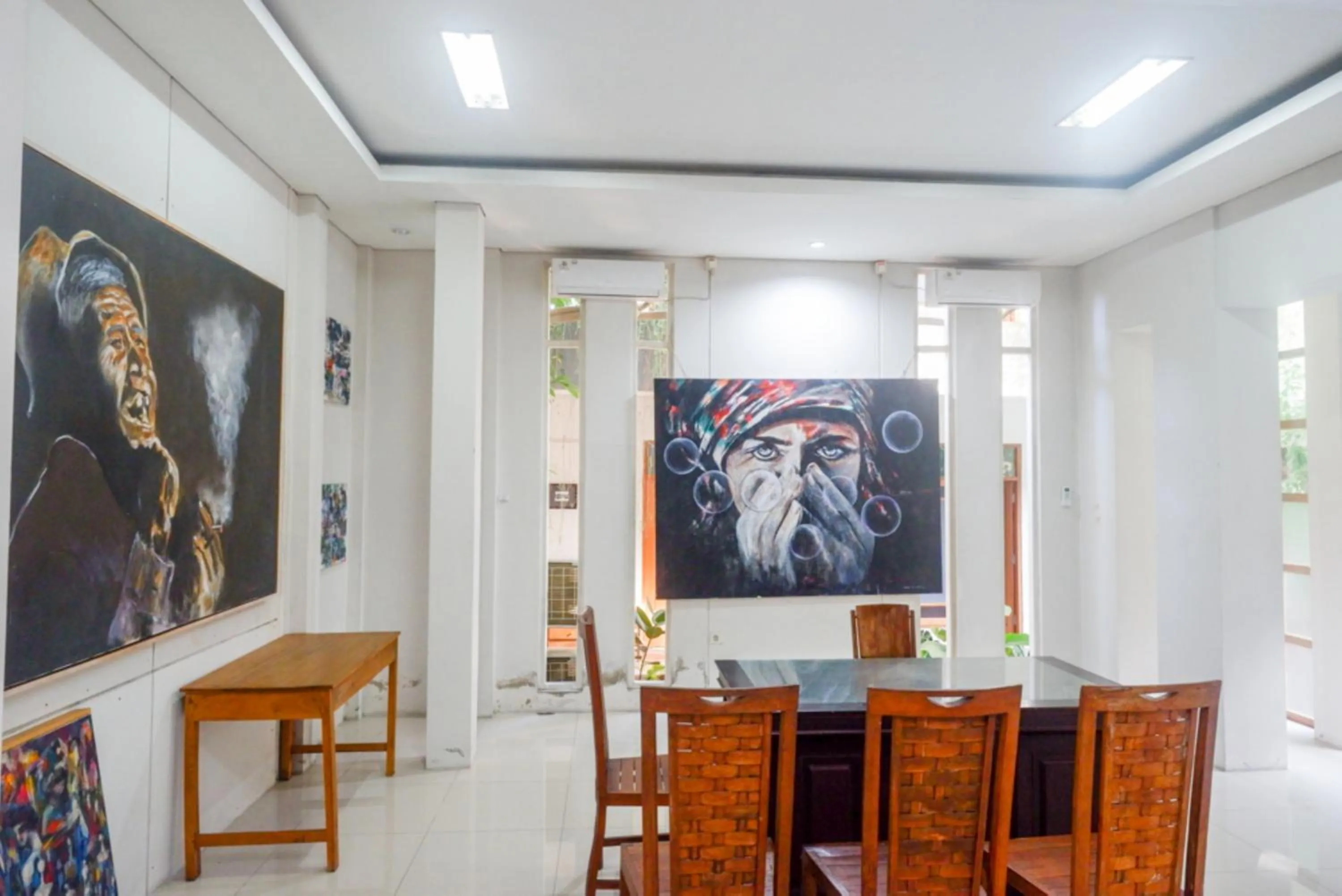 Urbanview Hotel Blok O International by RedDoorz