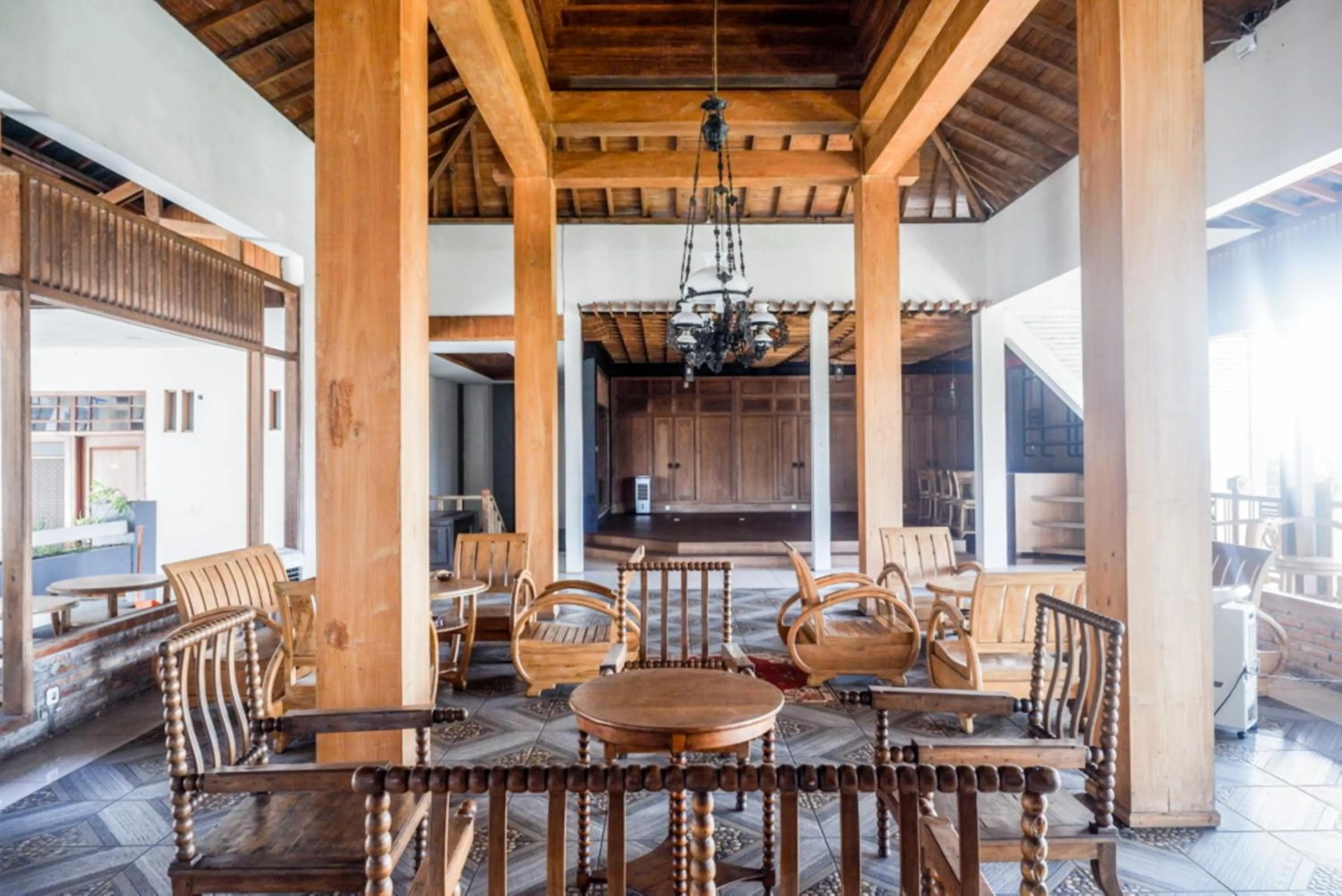 Urbanview Hotel Blok O International by RedDoorz