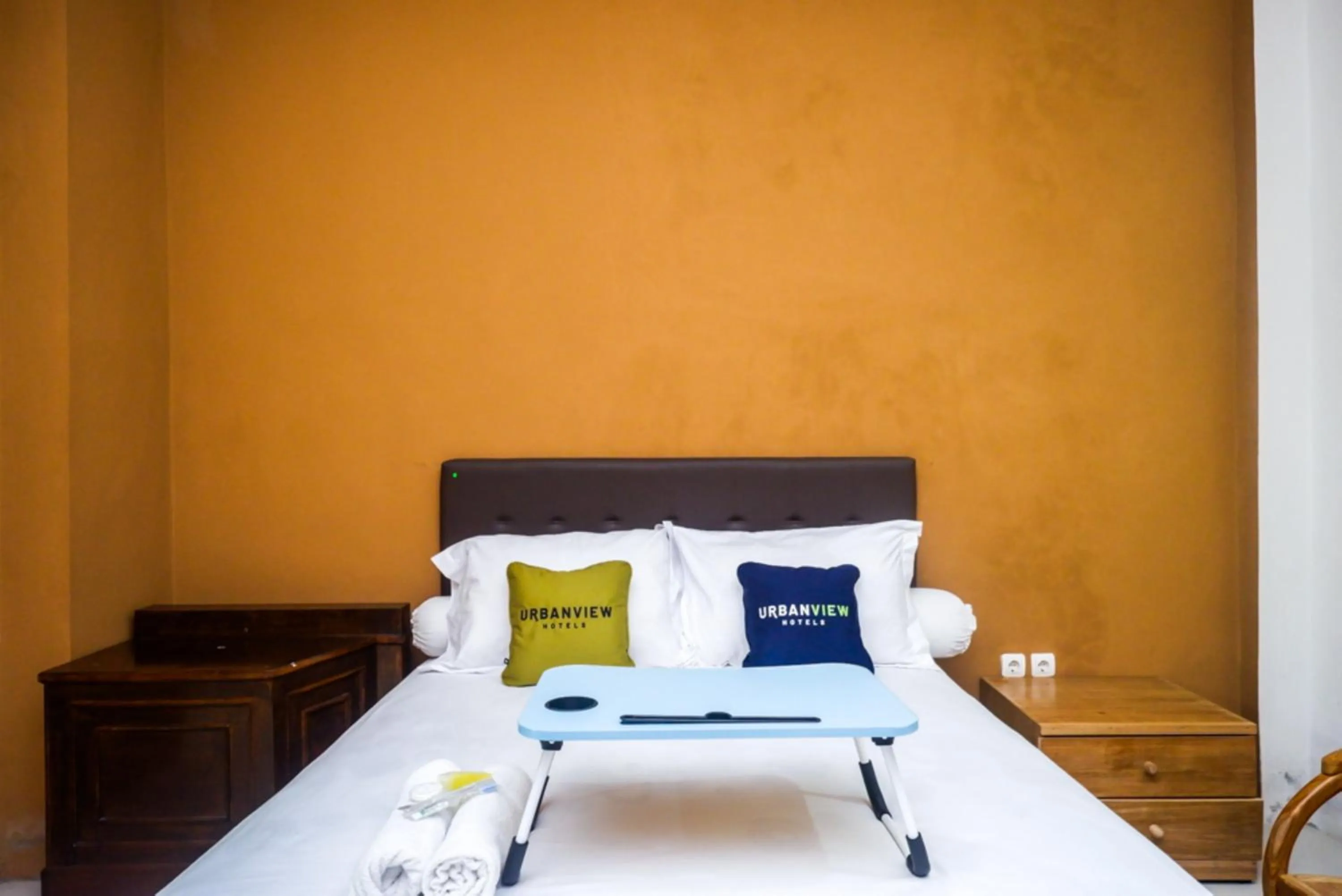 Urbanview Hotel Blok O International by RedDoorz