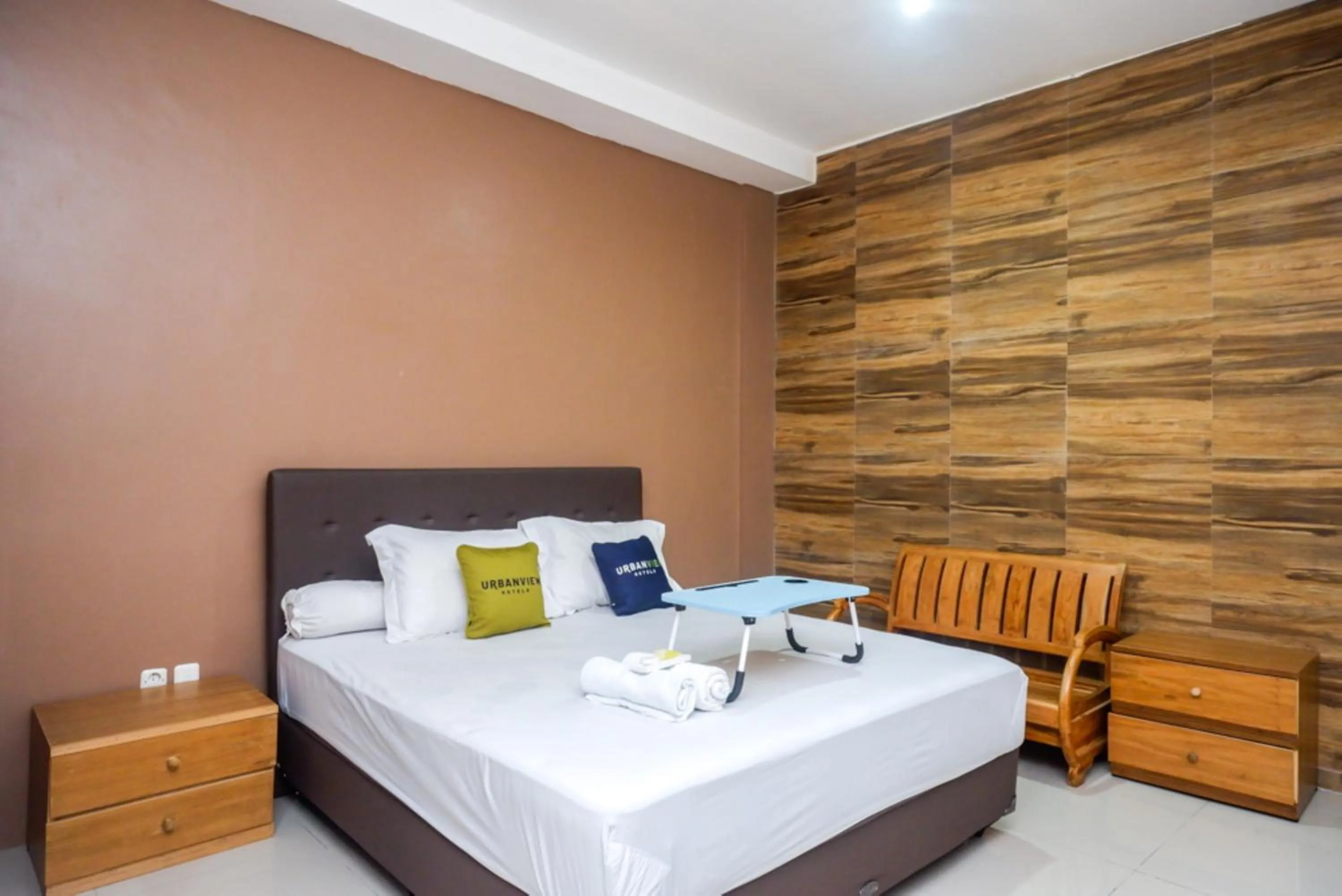 Urbanview Hotel Blok O International by RedDoorz