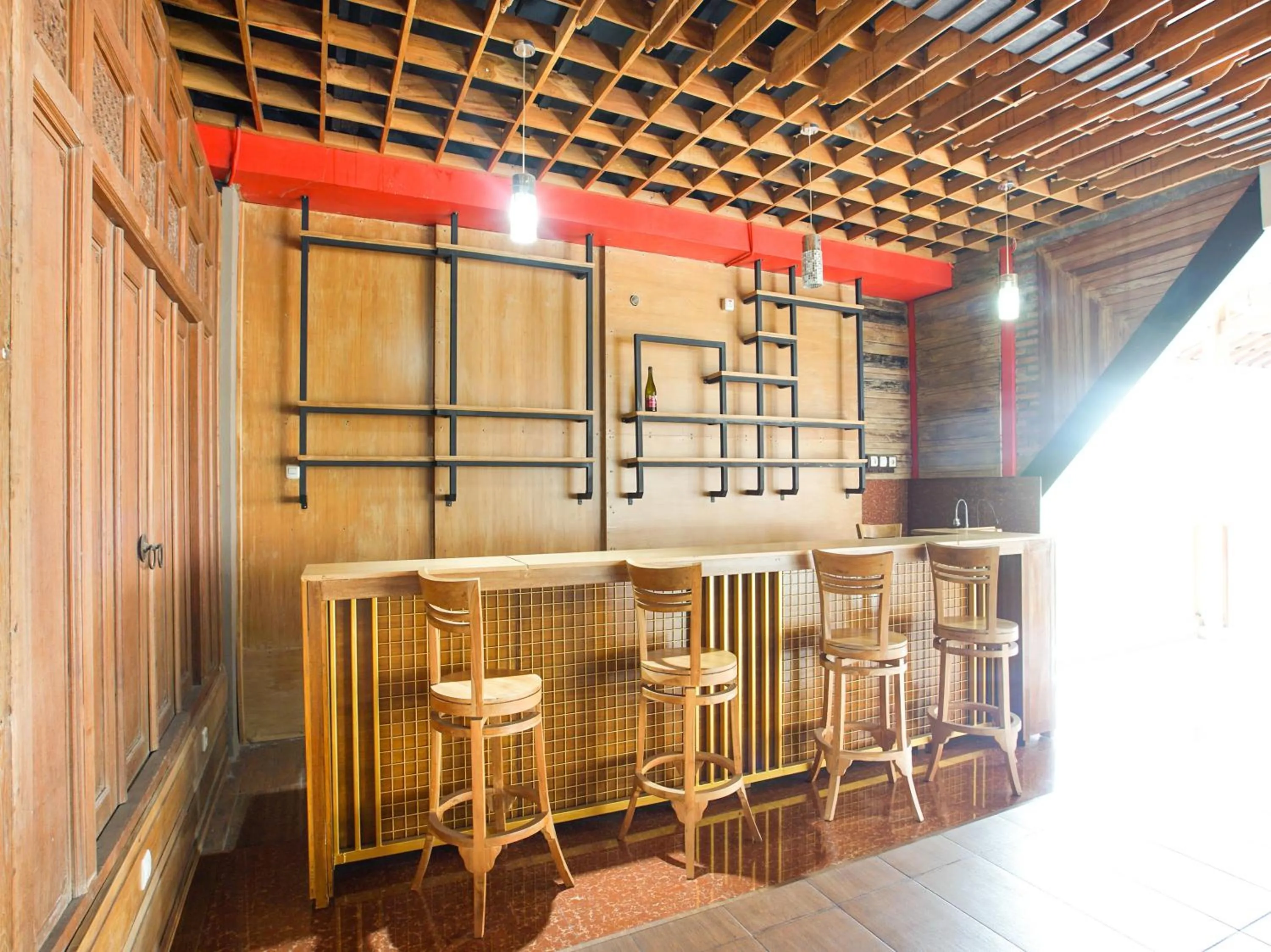 Area and facilities in Urbanview Hotel Blok O International by RedDoorz