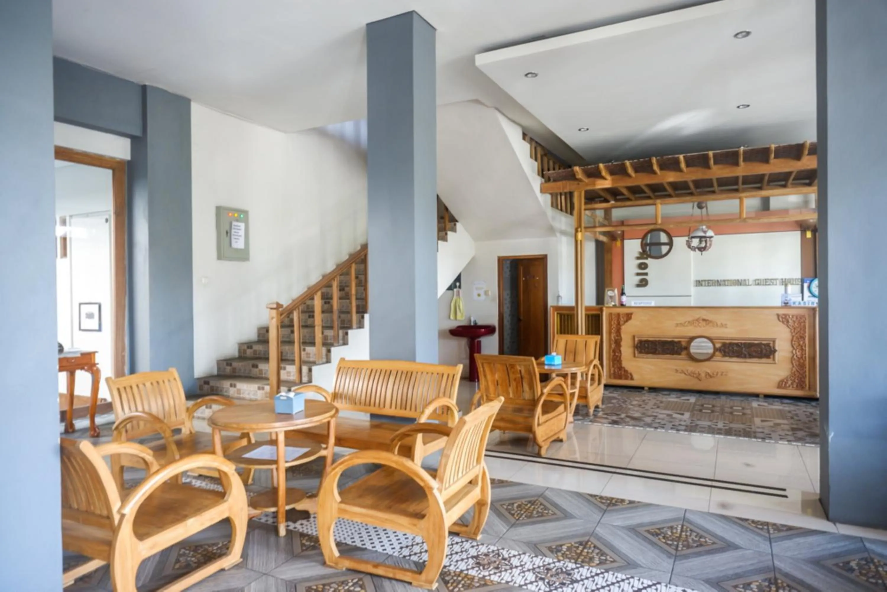 Urbanview Hotel Blok O International by RedDoorz