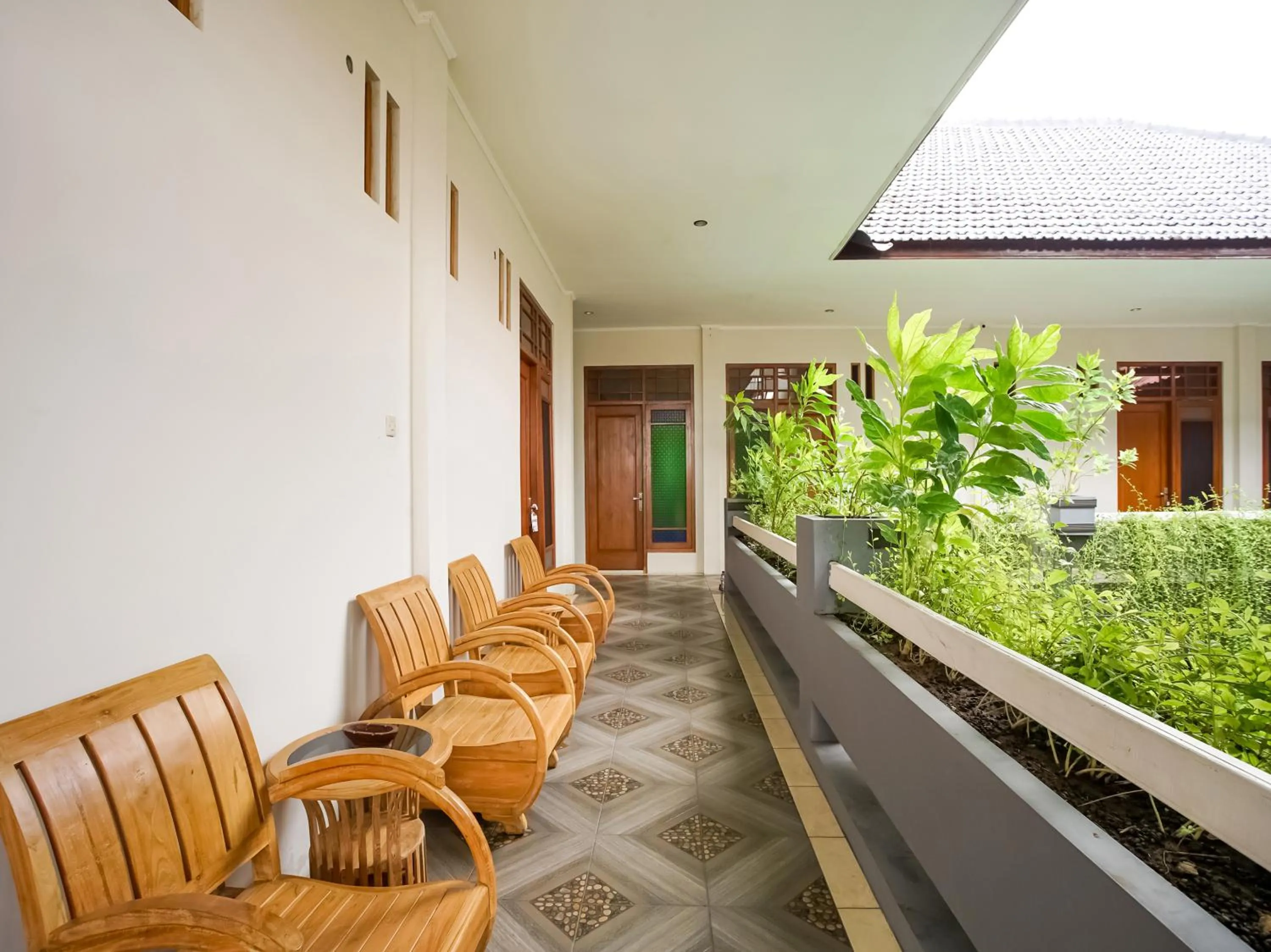 Area and facilities in Urbanview Hotel Blok O International by RedDoorz