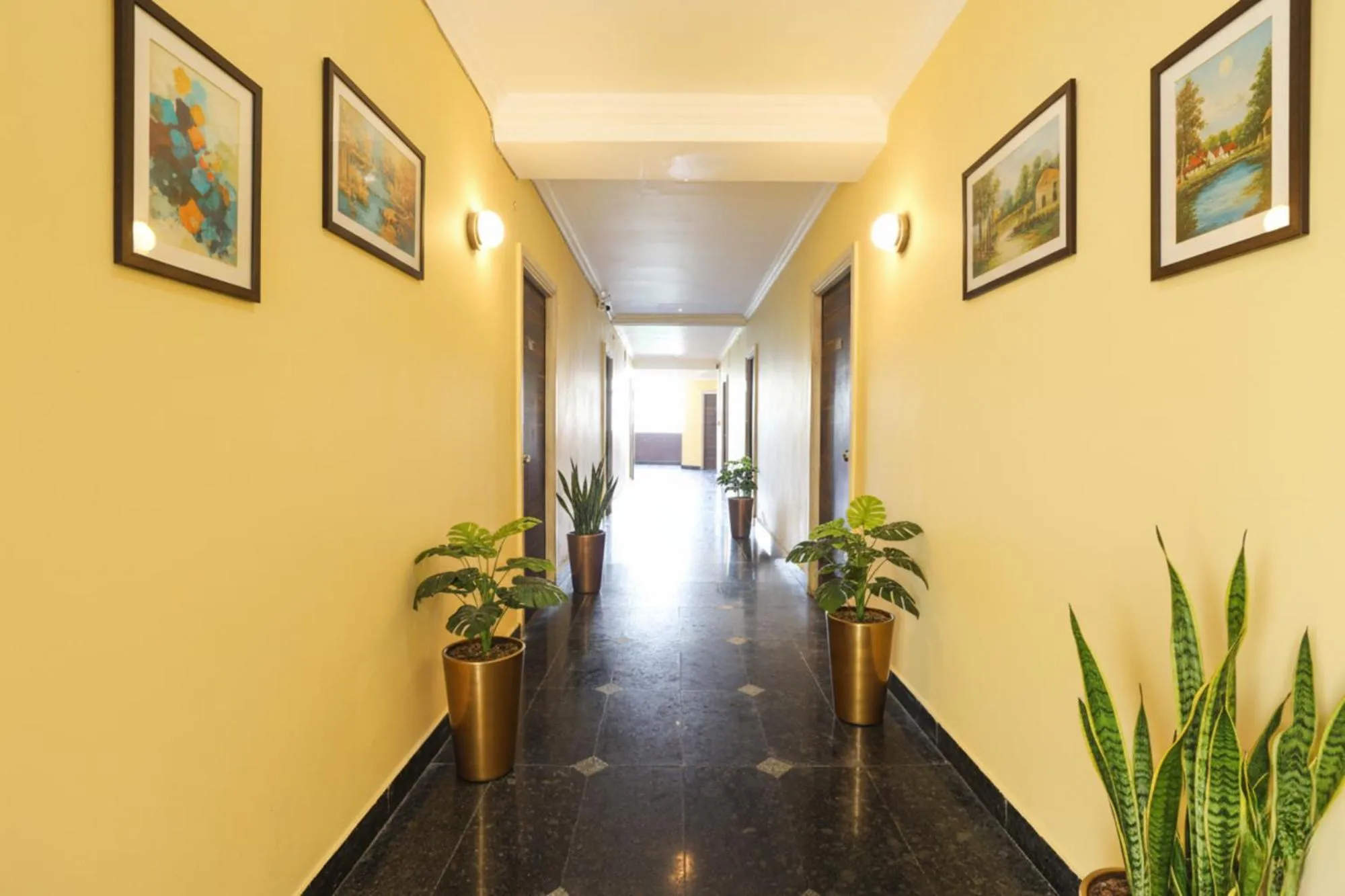 Lobby or reception in FabHotel Chamiers Park - Nandanam