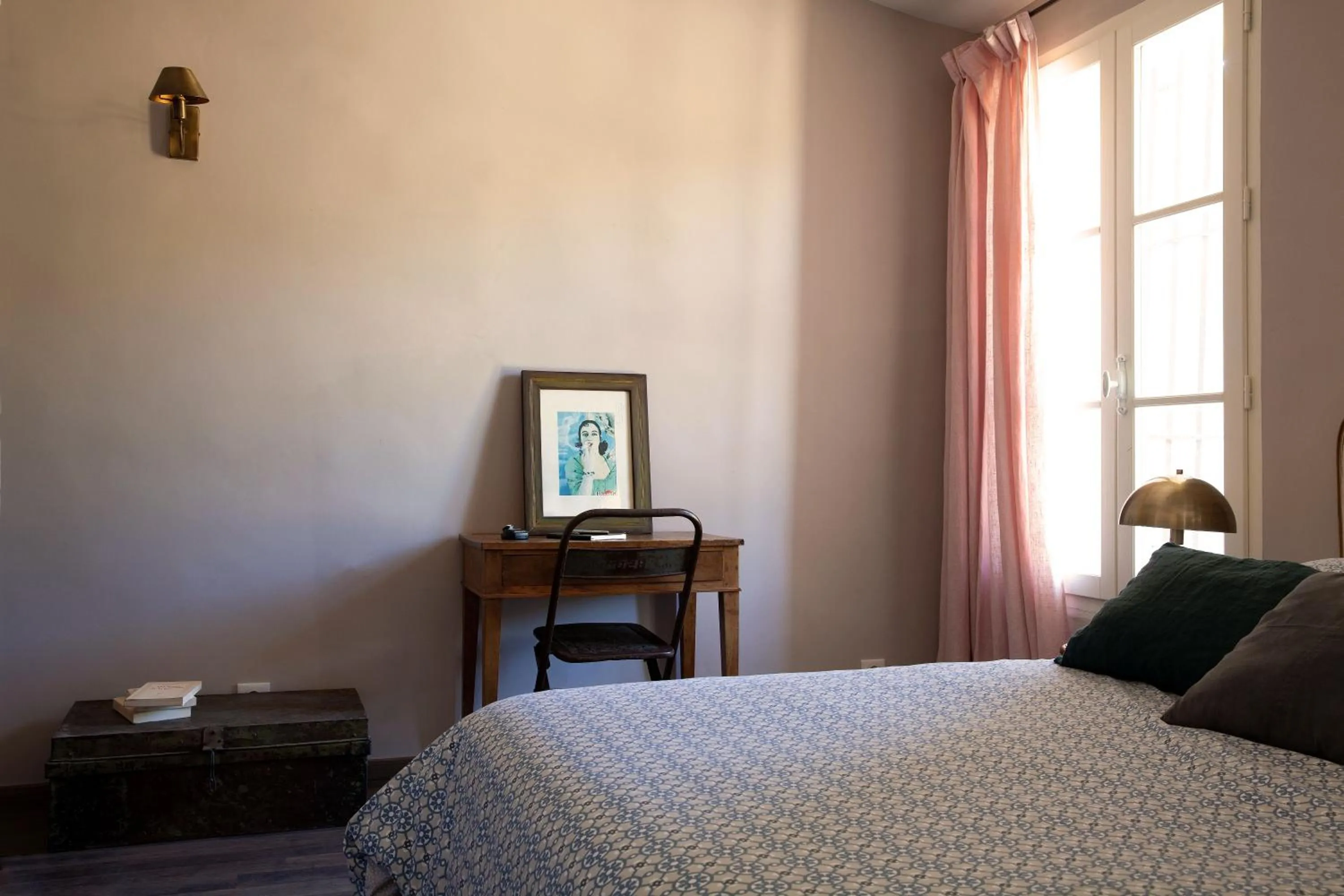 Bedroom, Bed in la maiZon