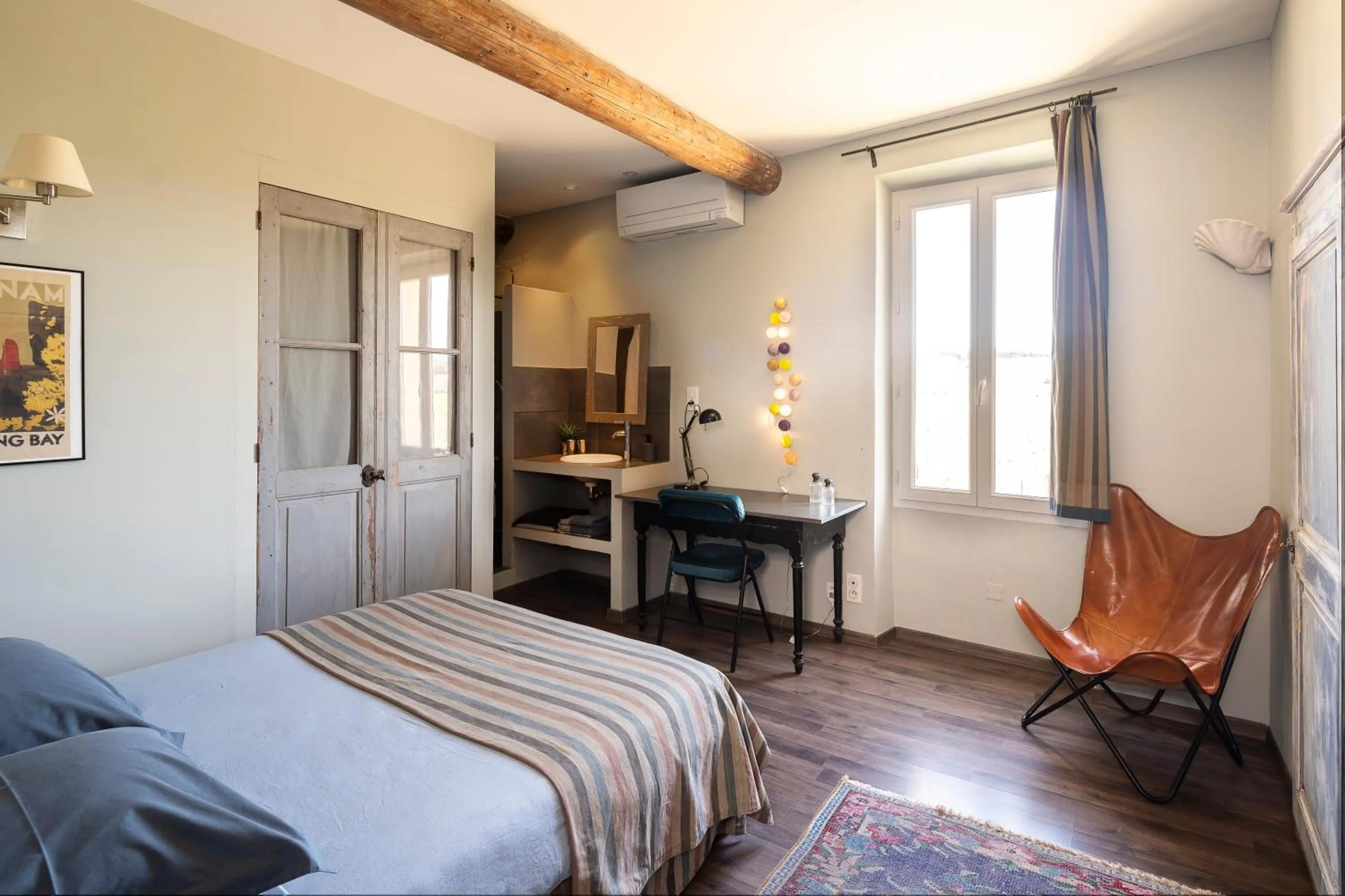 Photo of the whole room, Bed in la maiZon