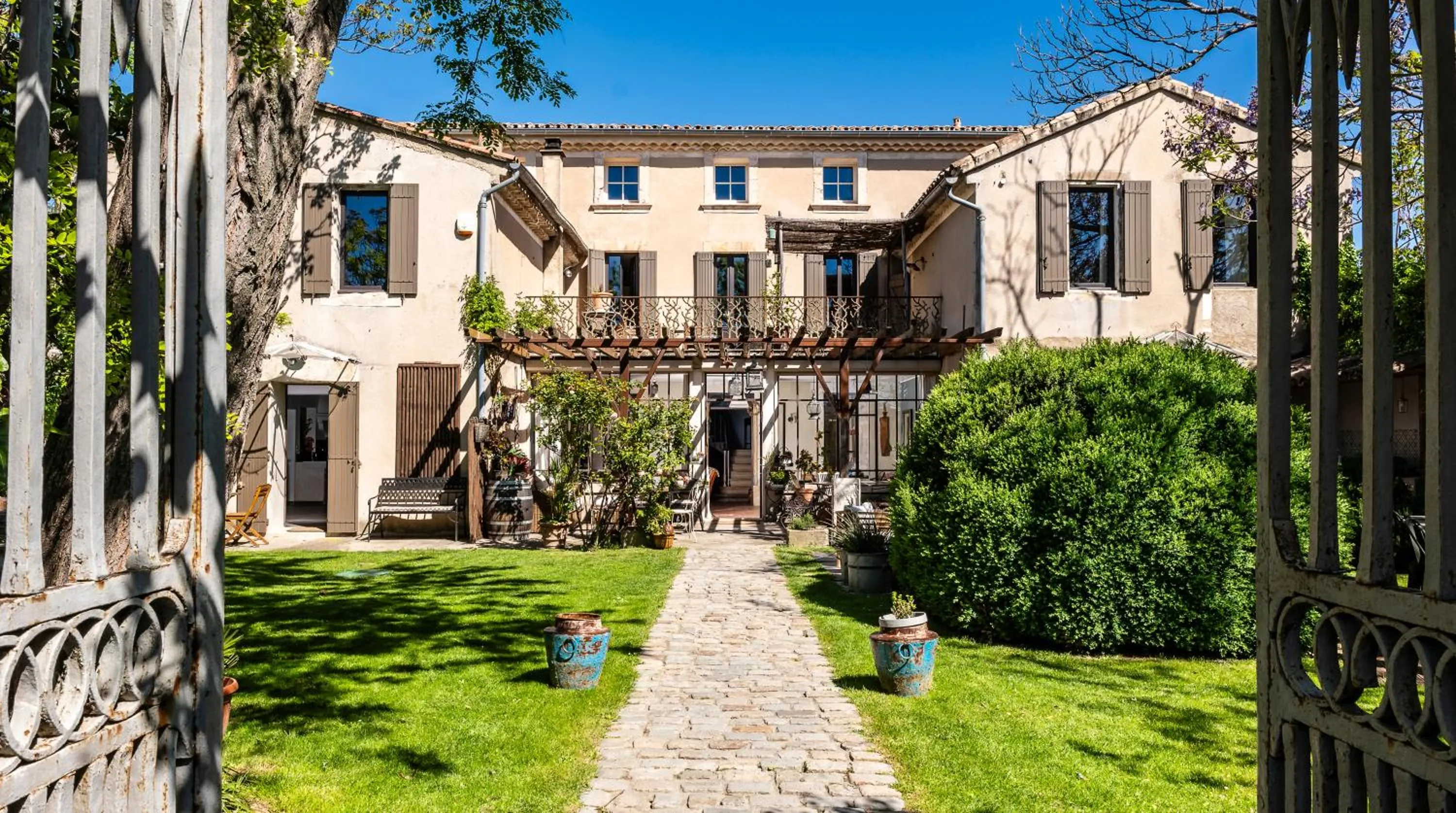 Property building in la maiZon