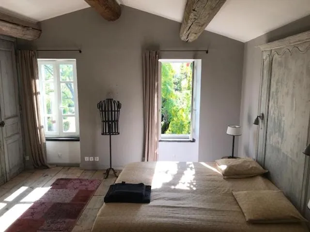 Photo of the whole room, Bed in la maiZon