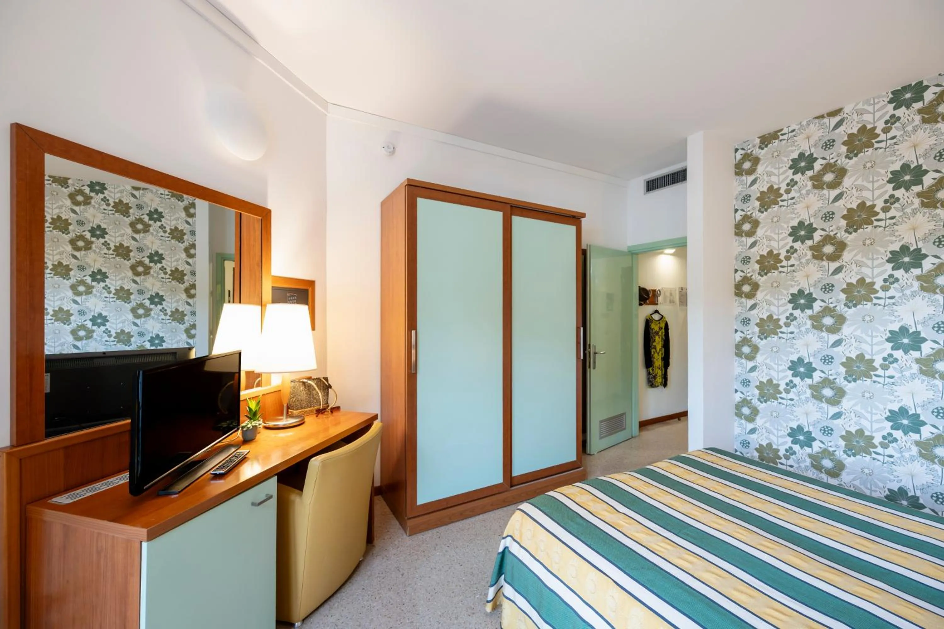 Photo of the whole room, Bed in Hotel Luna