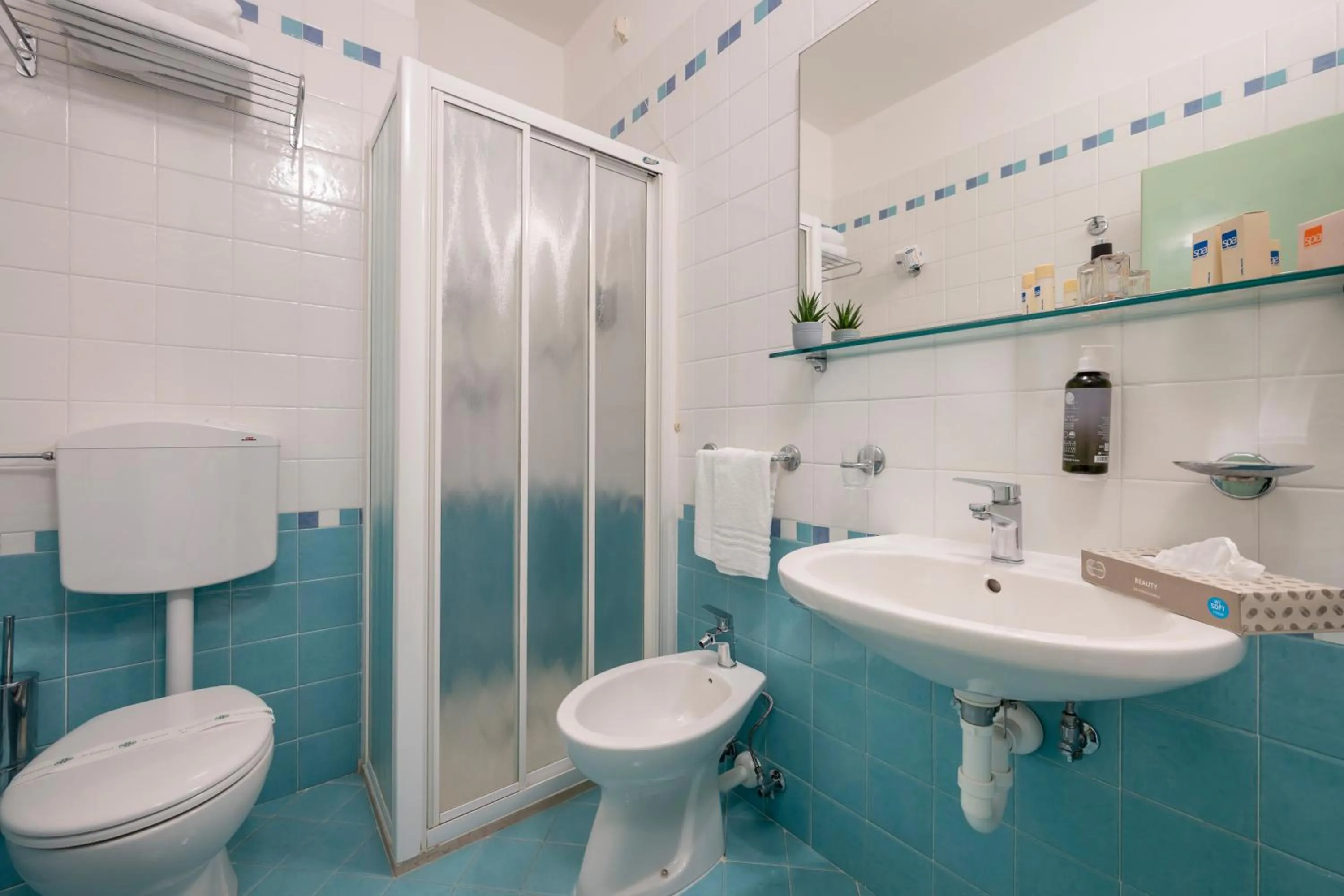 Shower in Hotel Luna