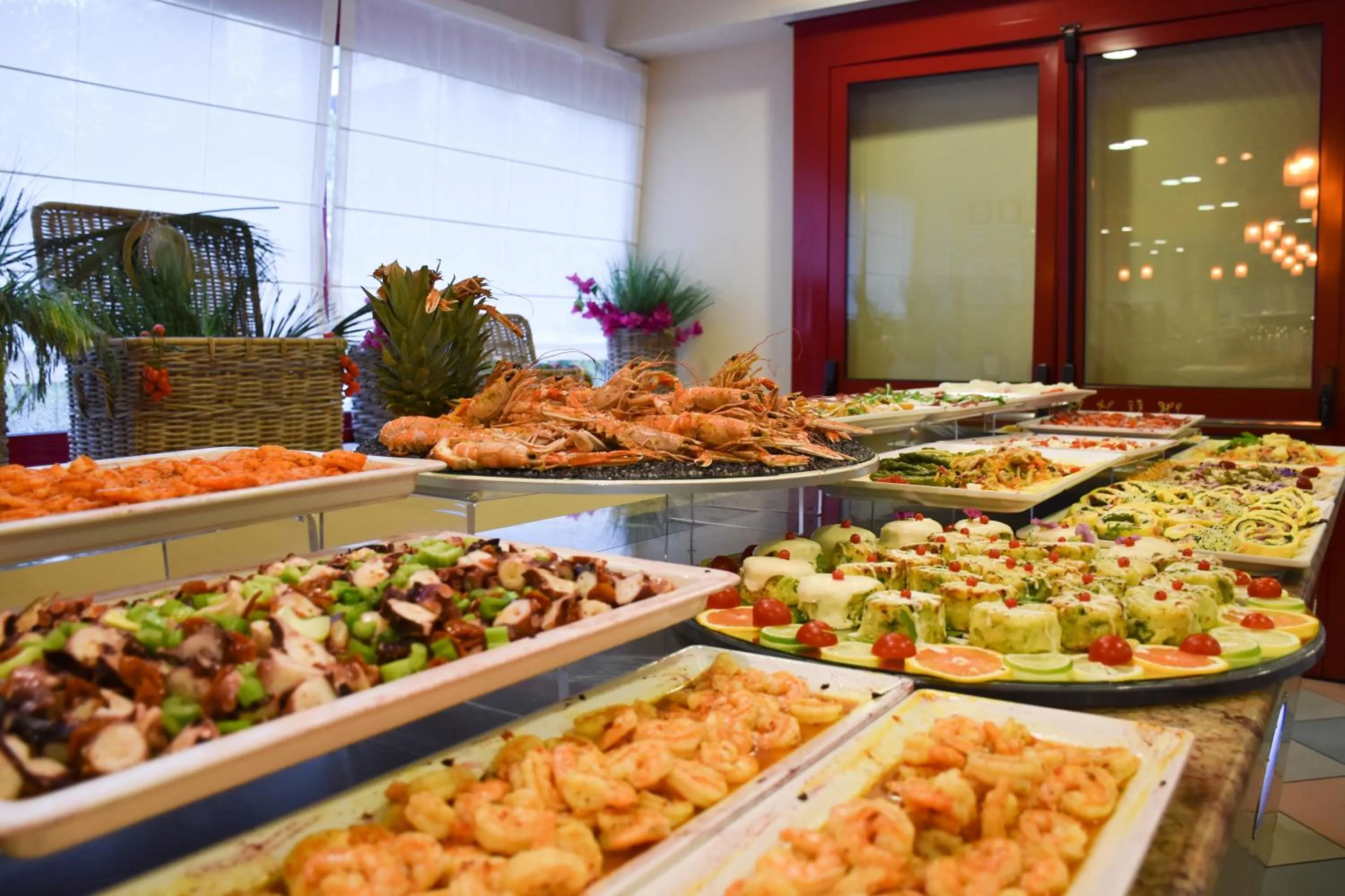 Restaurant/places to eat in Aparthotel Imperial