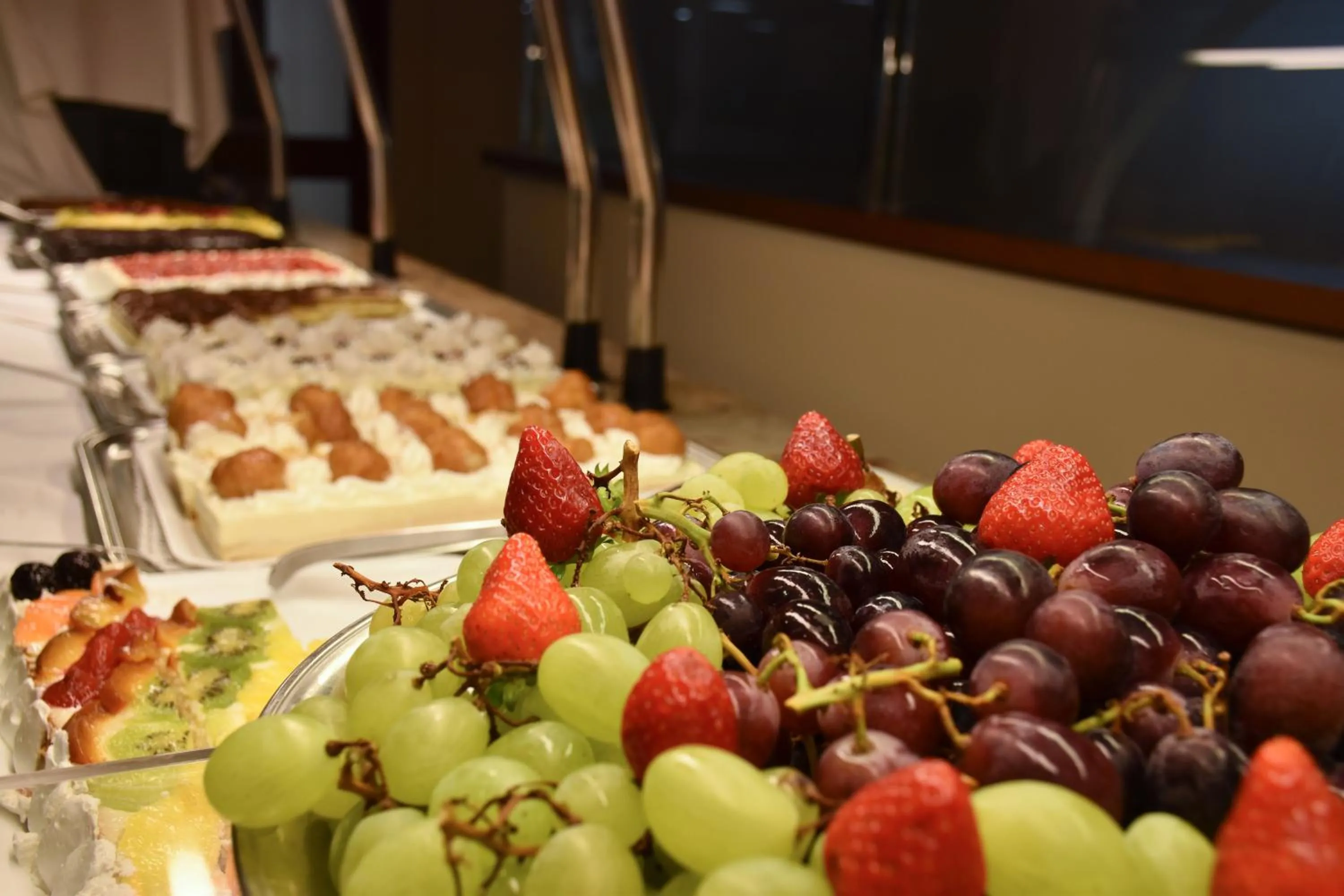 Restaurant/places to eat in Aparthotel Imperial