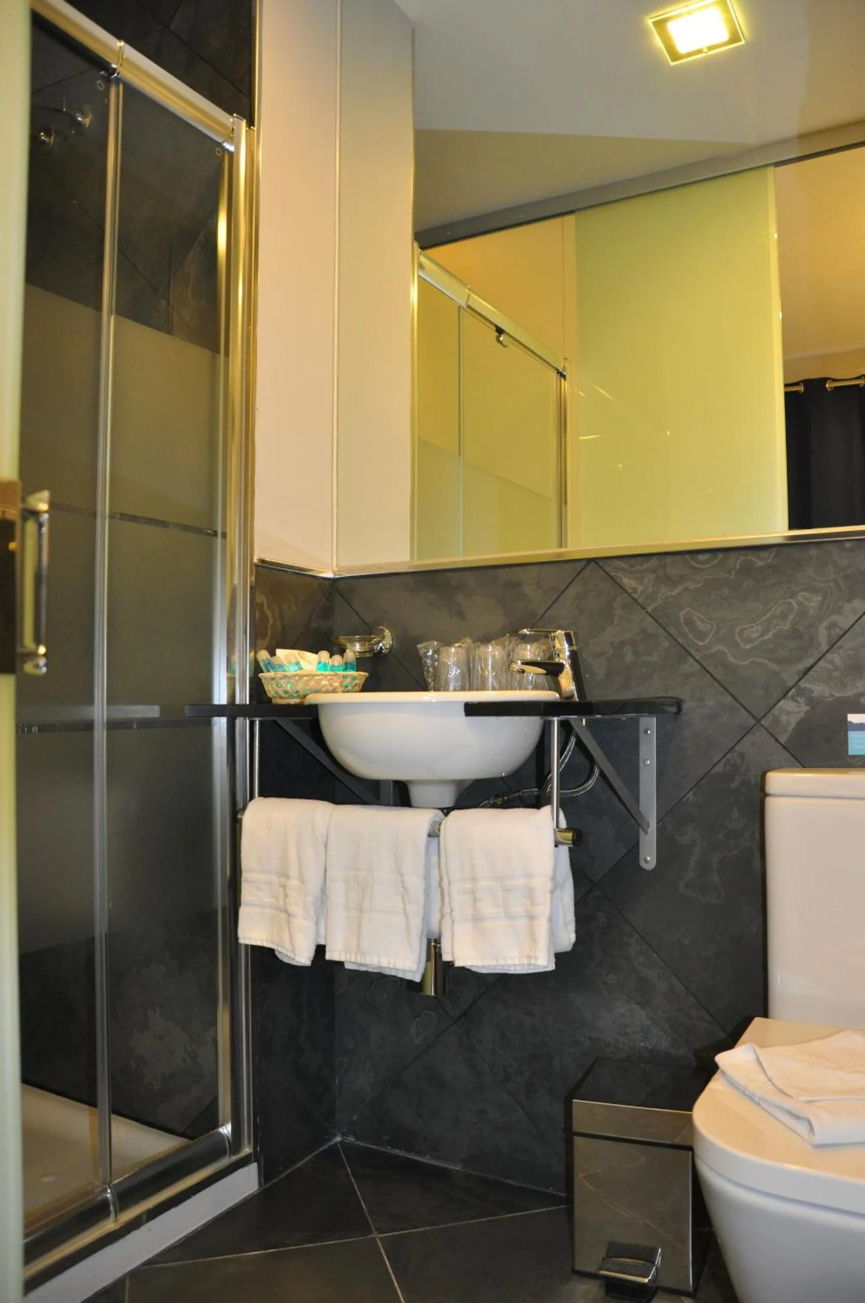 Bathroom in Hosteria Santander