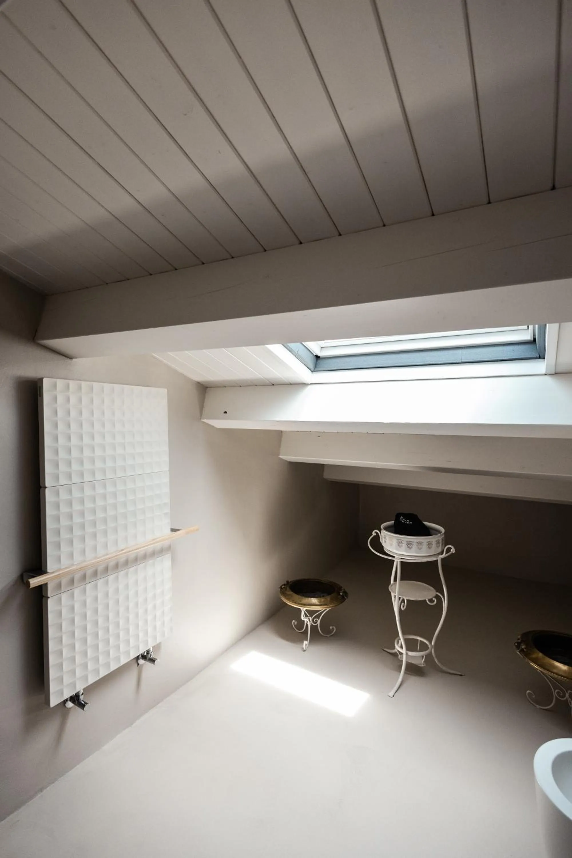 Bathroom in Bianko EcoChic