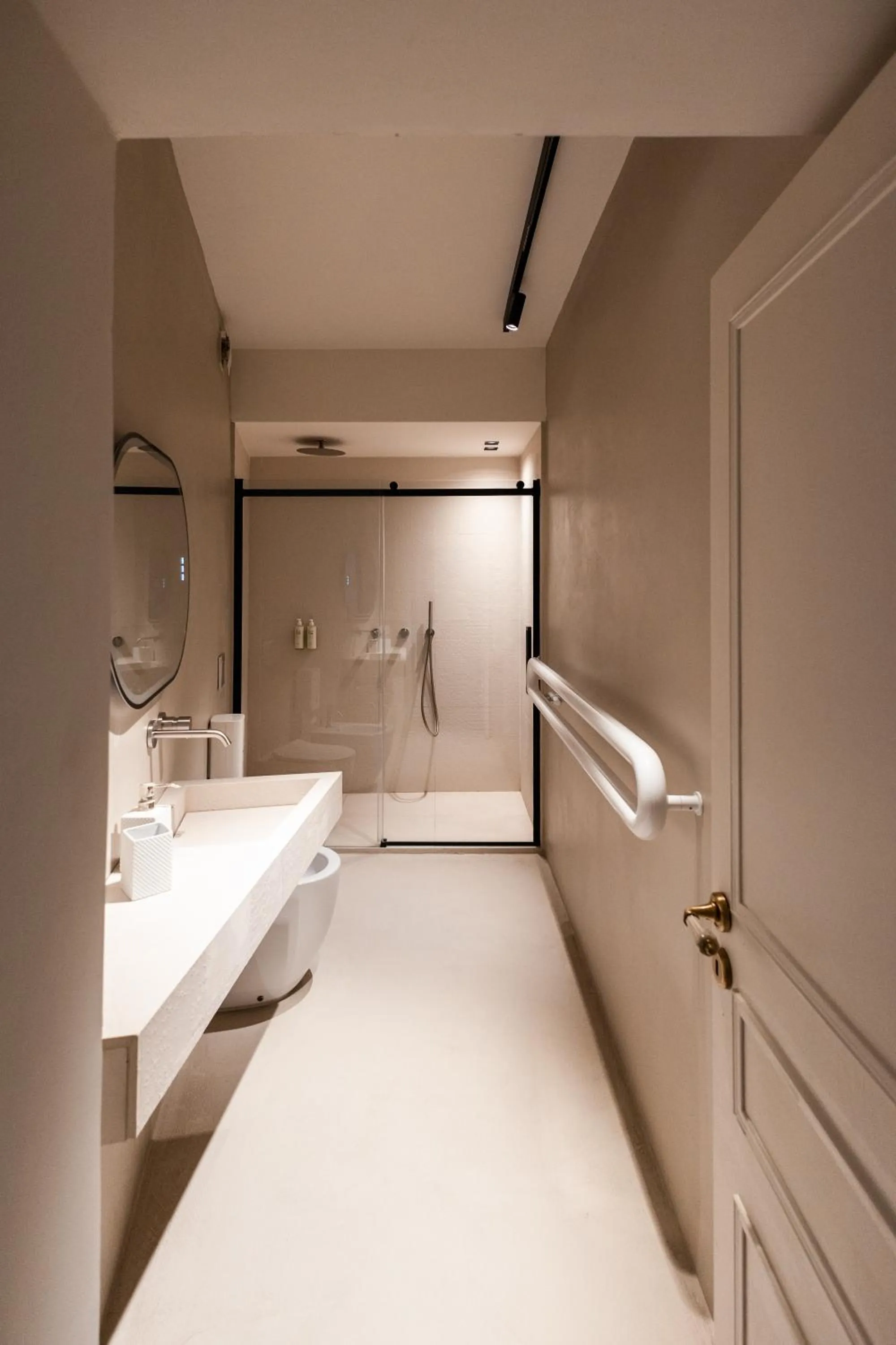 Bathroom, Bed in Bianko EcoChic