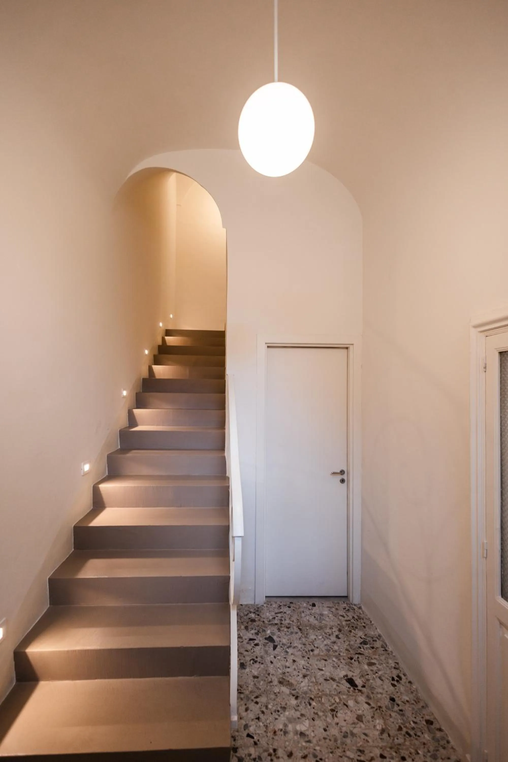 Facade/entrance in Bianko EcoChic