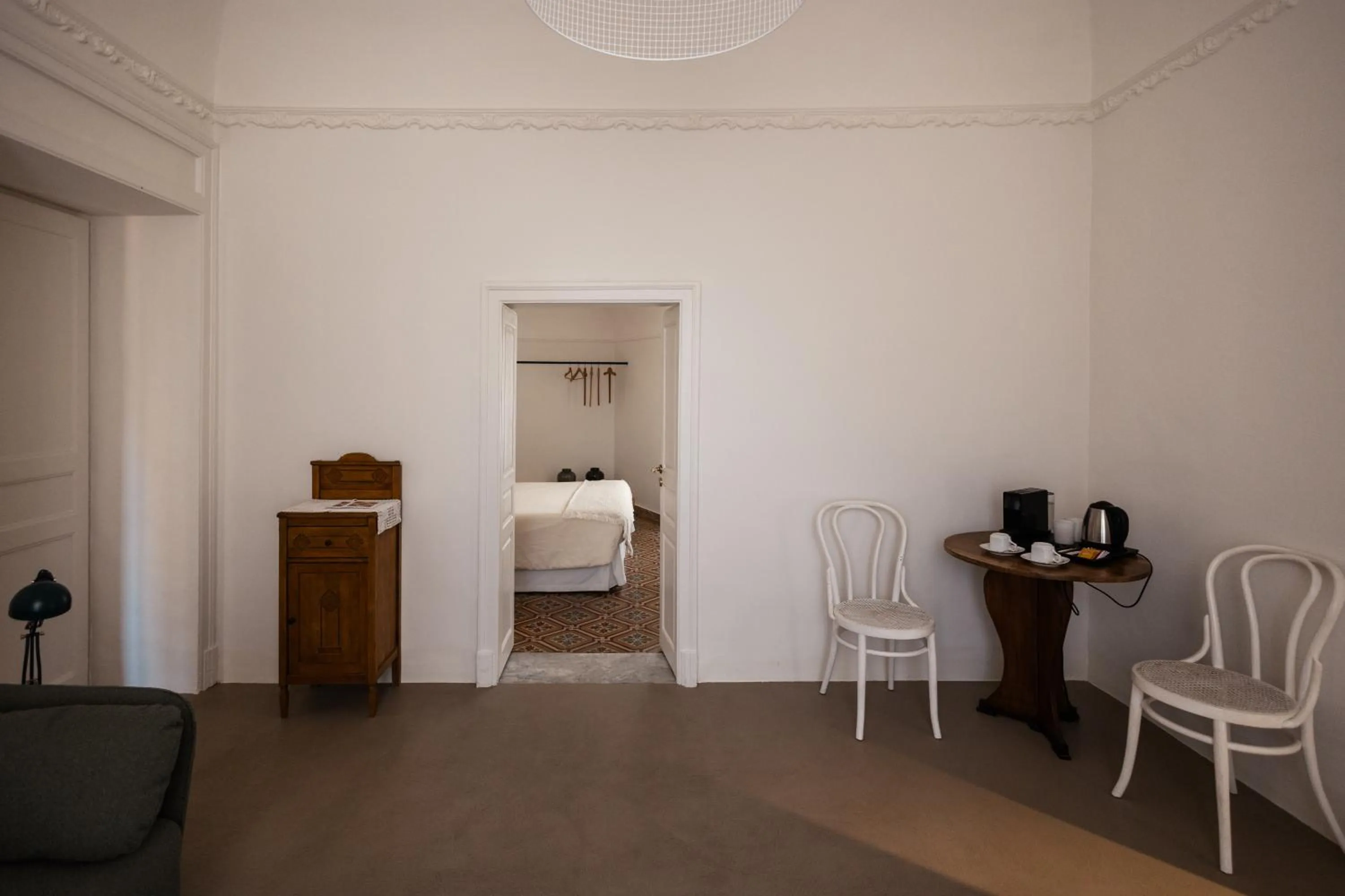 Living room, Bed in Bianko EcoChic