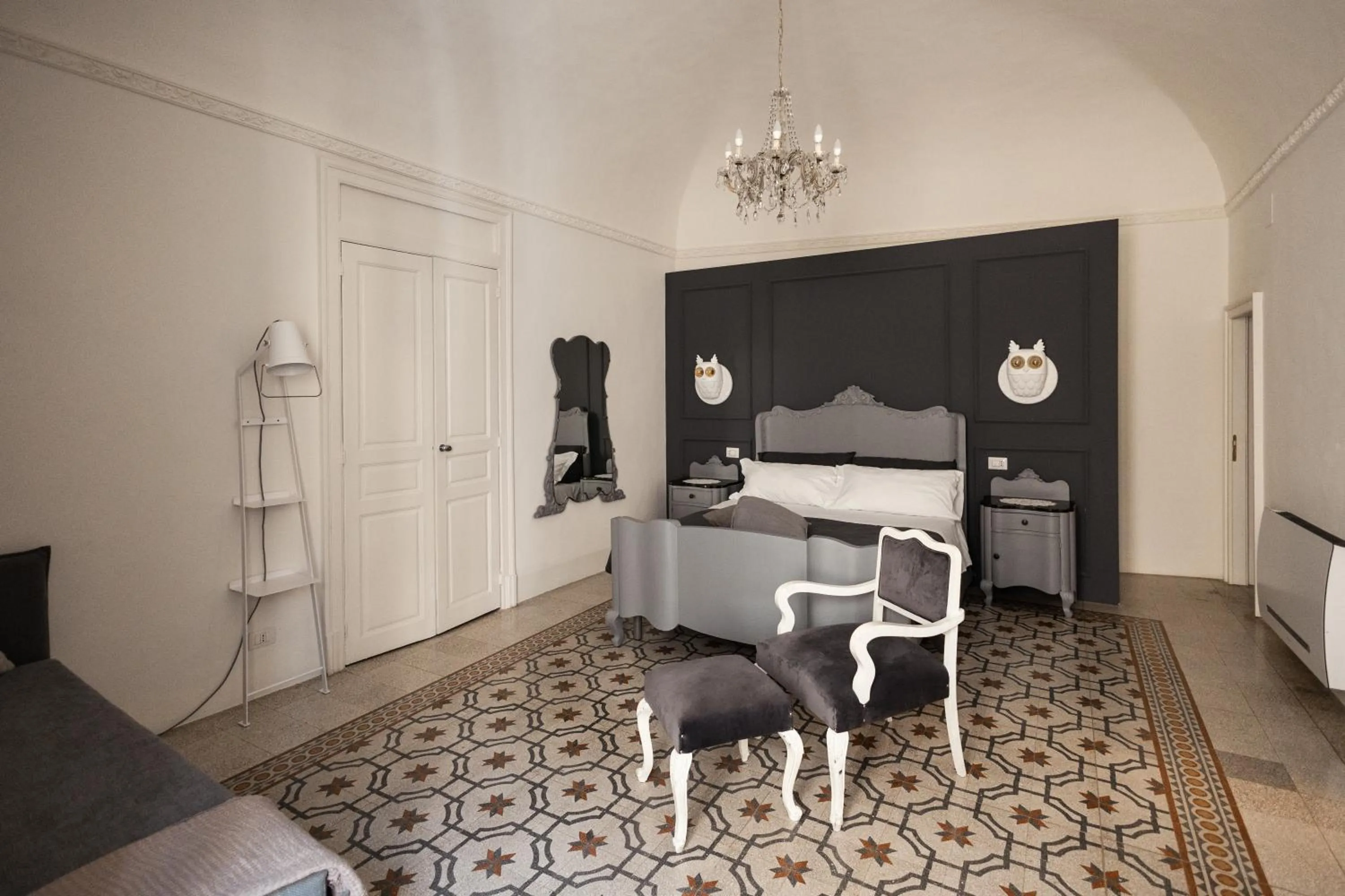 Photo of the whole room, Bed in Bianko EcoChic