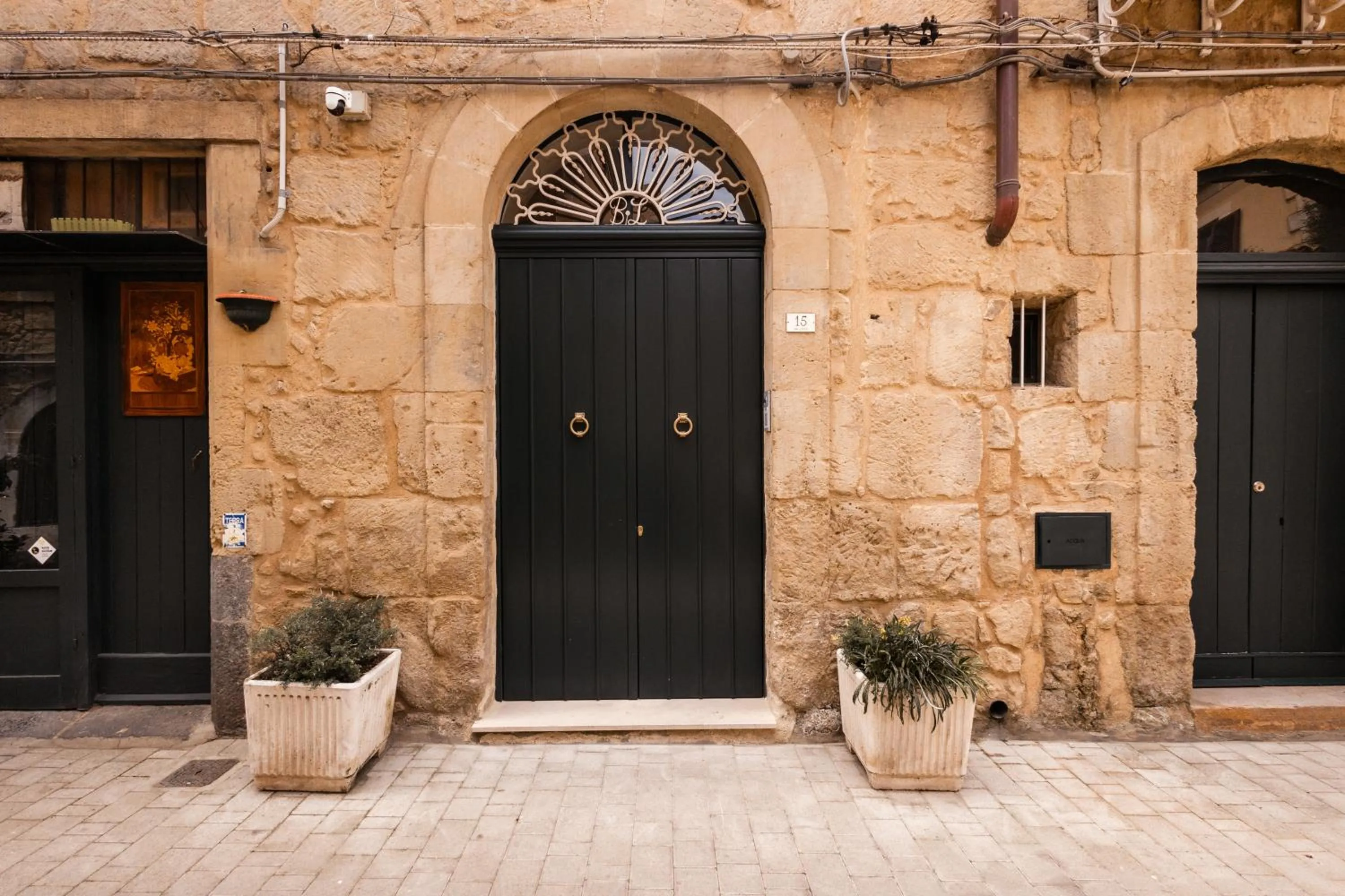 Facade/entrance in Bianko EcoChic