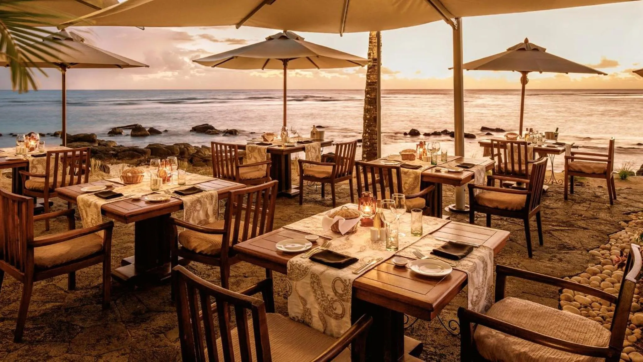 Restaurant/places to eat in The Oberoi Beach Resort, Mauritius