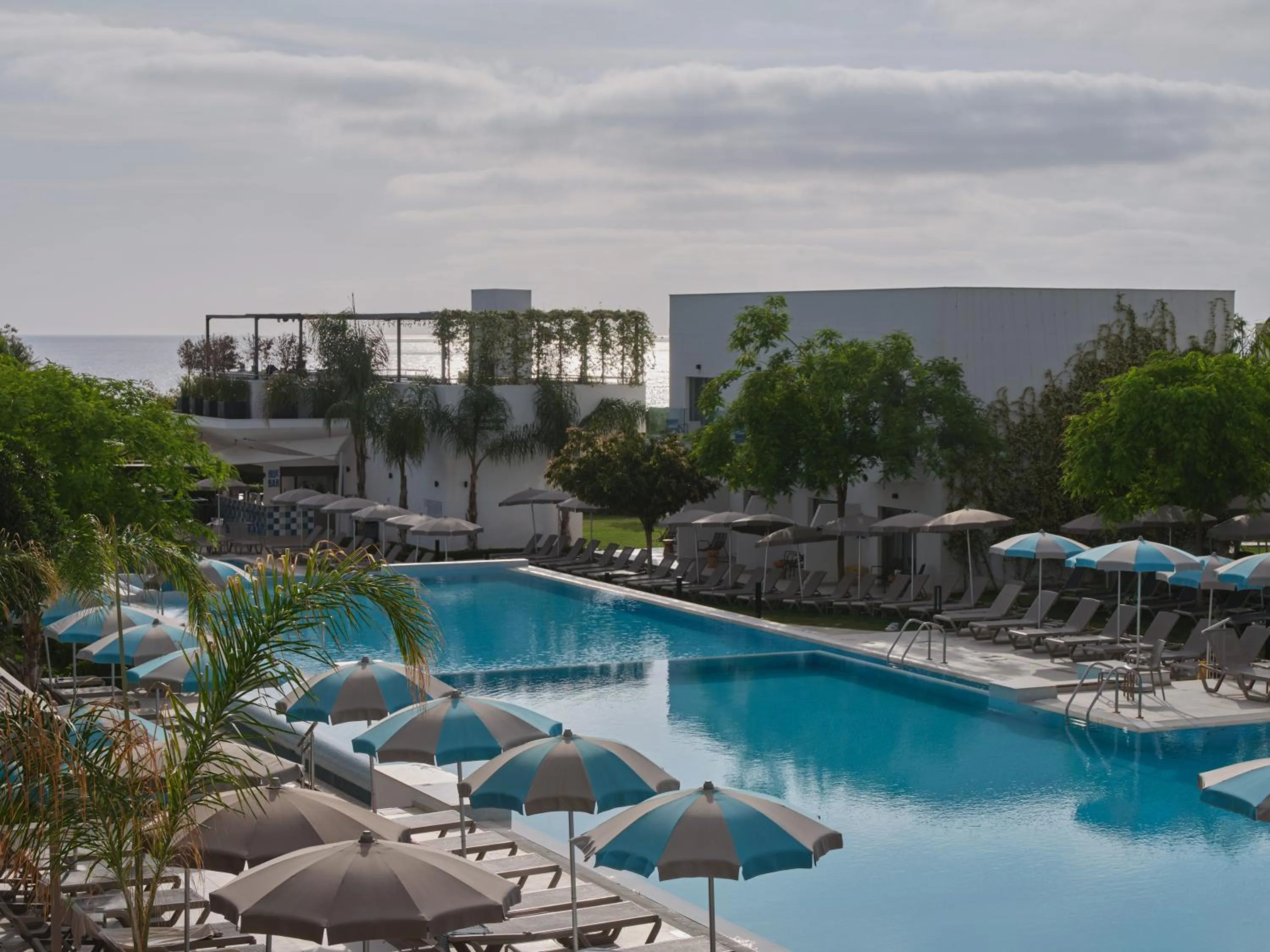 Day in Atlantica Aqua Blue