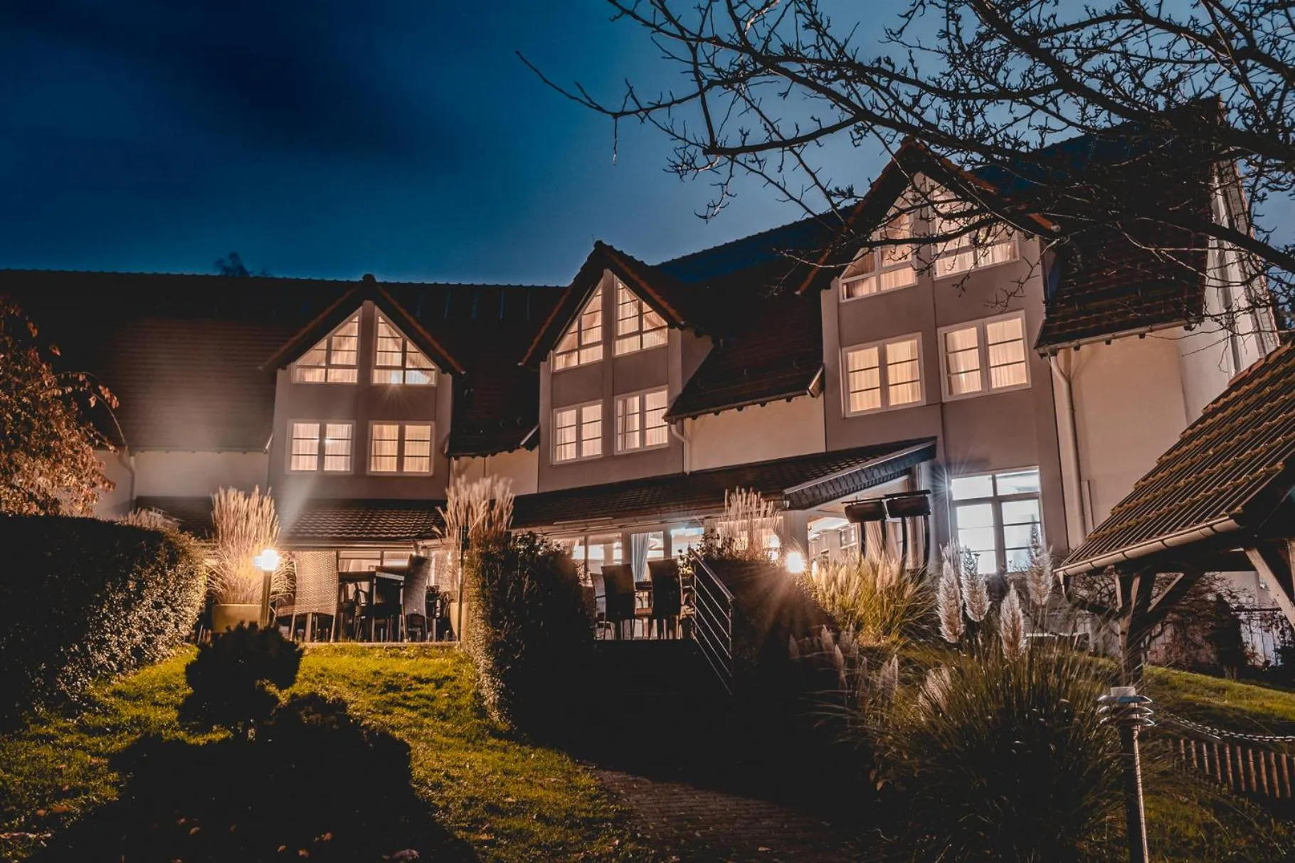 Property building in Hotel Marschall Duroc