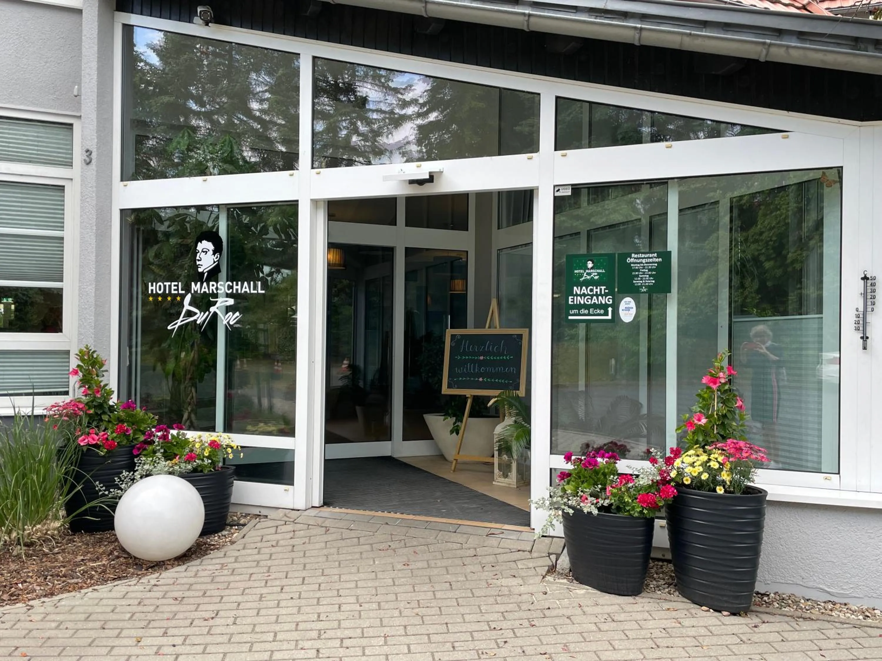 Property building in Hotel Marschall Duroc