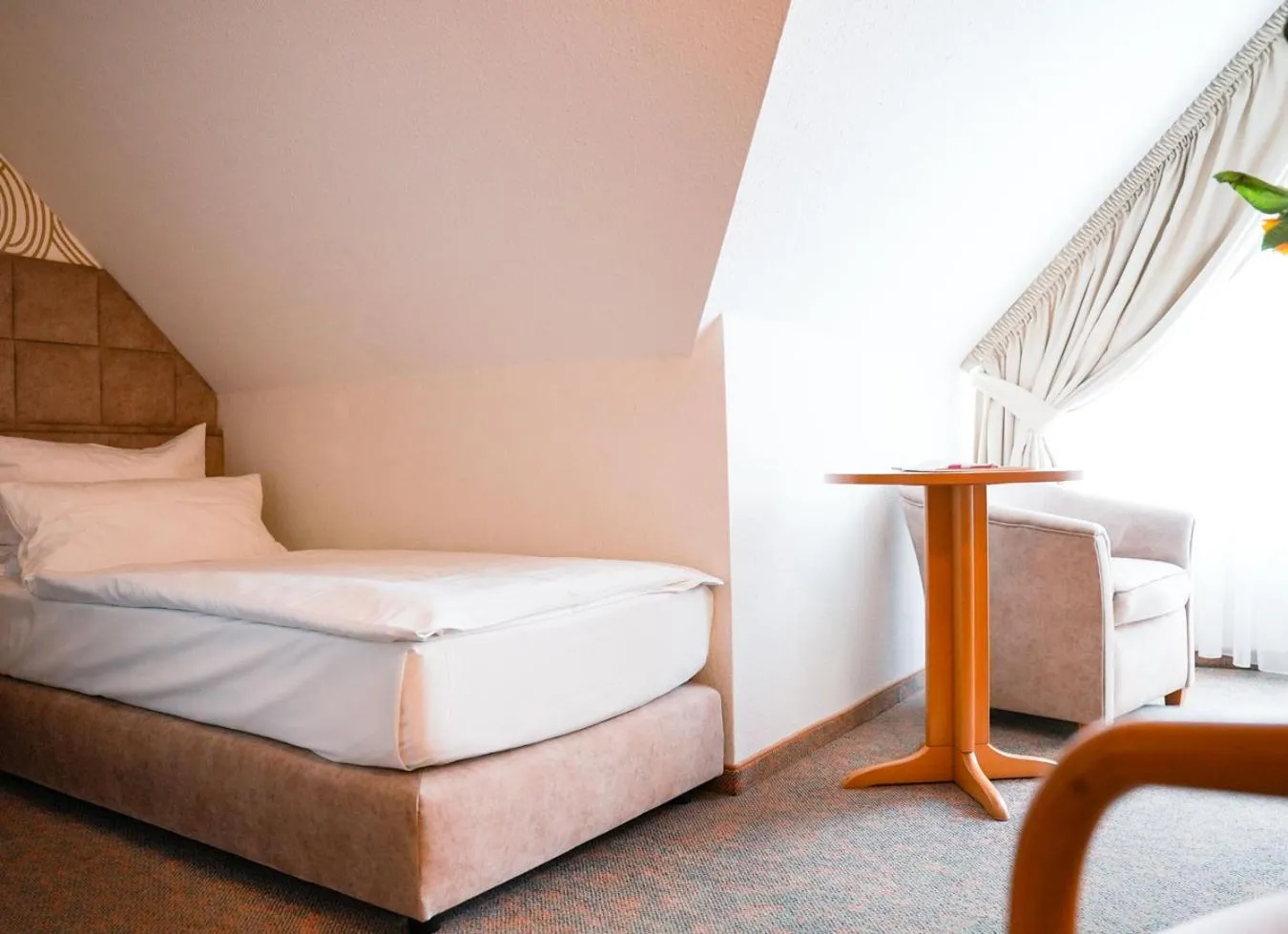 Bed in Hotel Marschall Duroc