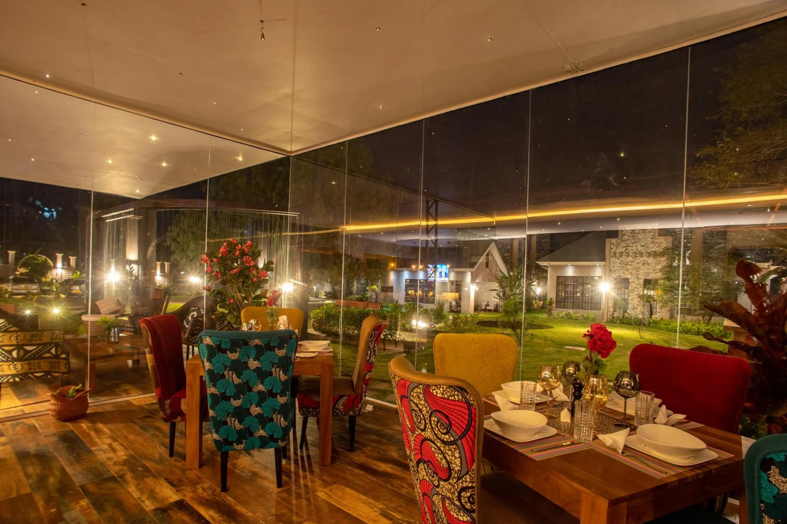 Restaurant/places to eat in Kinga Homes Boutique Hotel