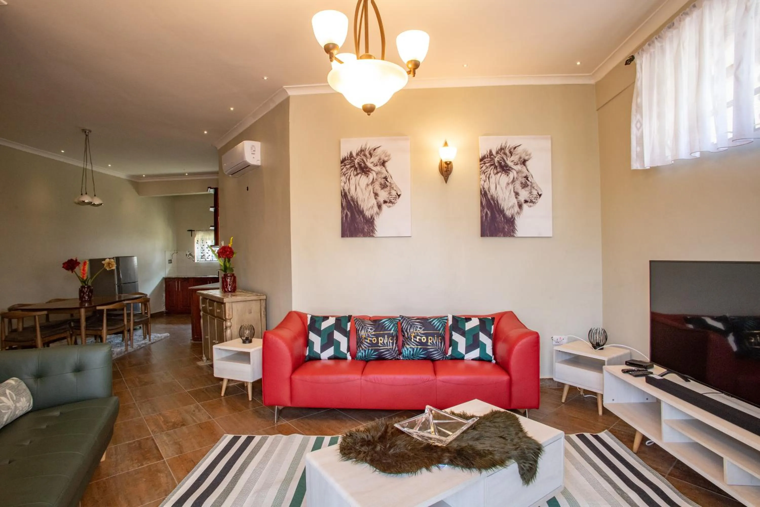 TV and multimedia in Kinga Homes Boutique Hotel