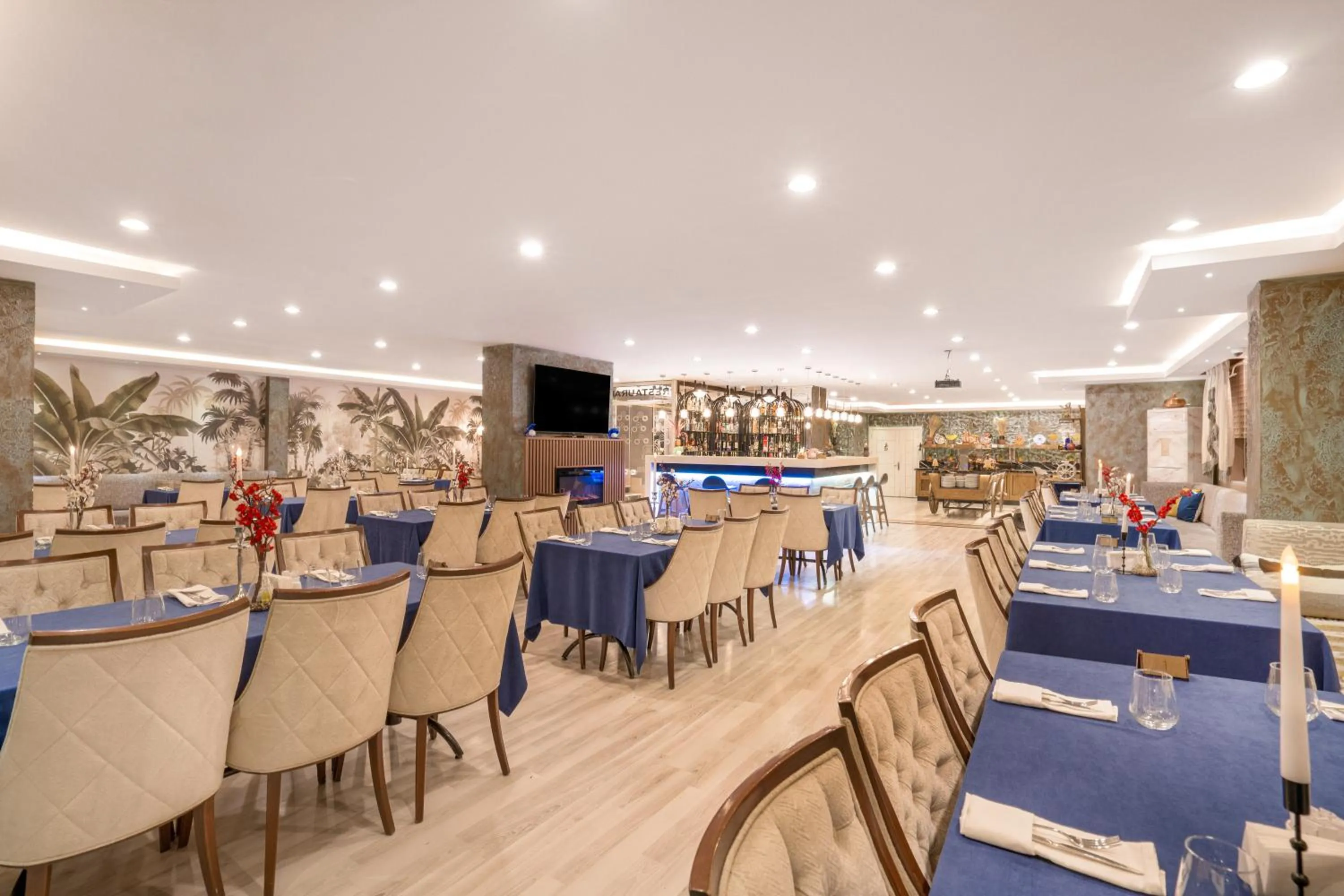 Restaurant/places to eat in GRAND ANİ HOTEL