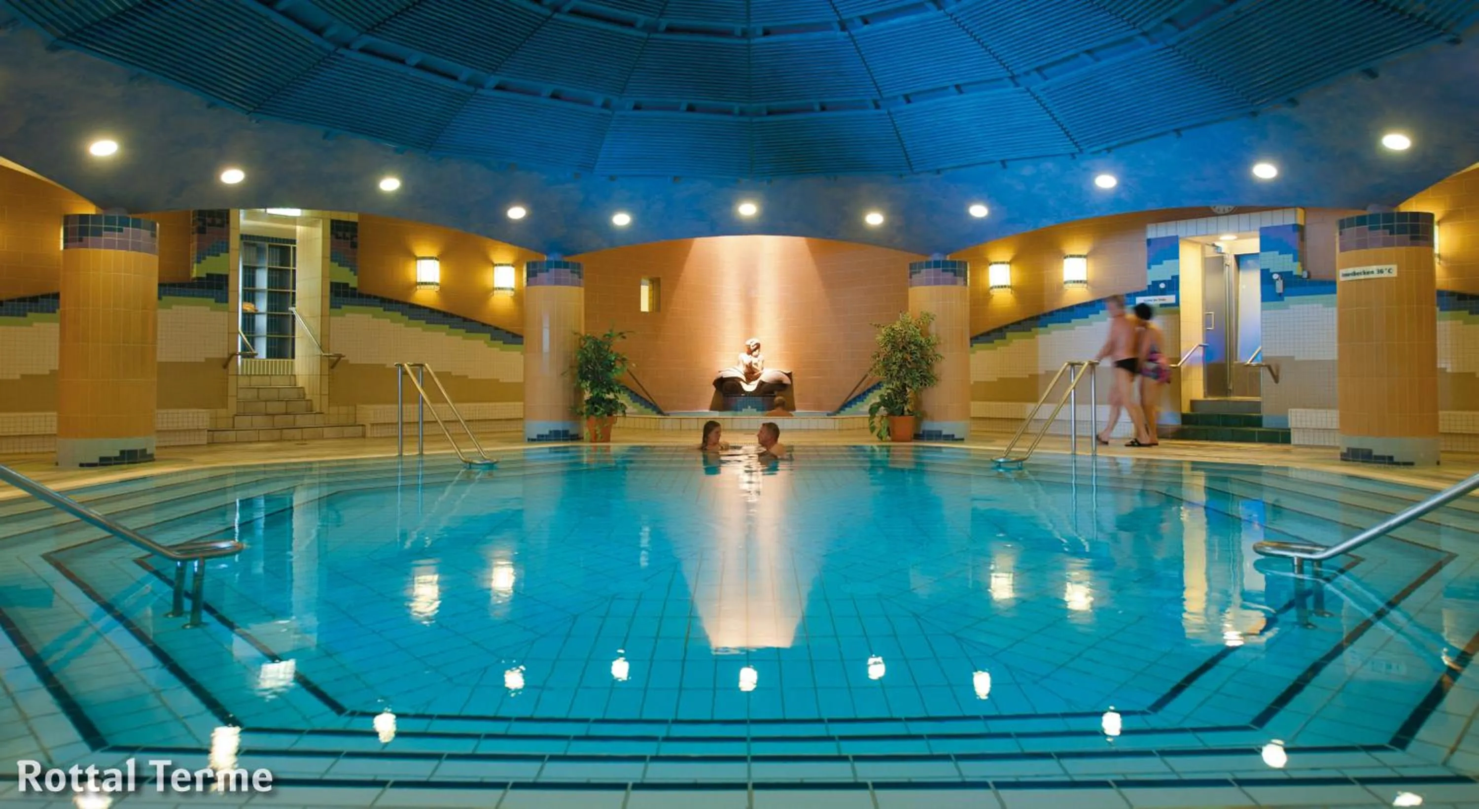 Swimming pool in Best Western Aparthotel Birnbachhöhe