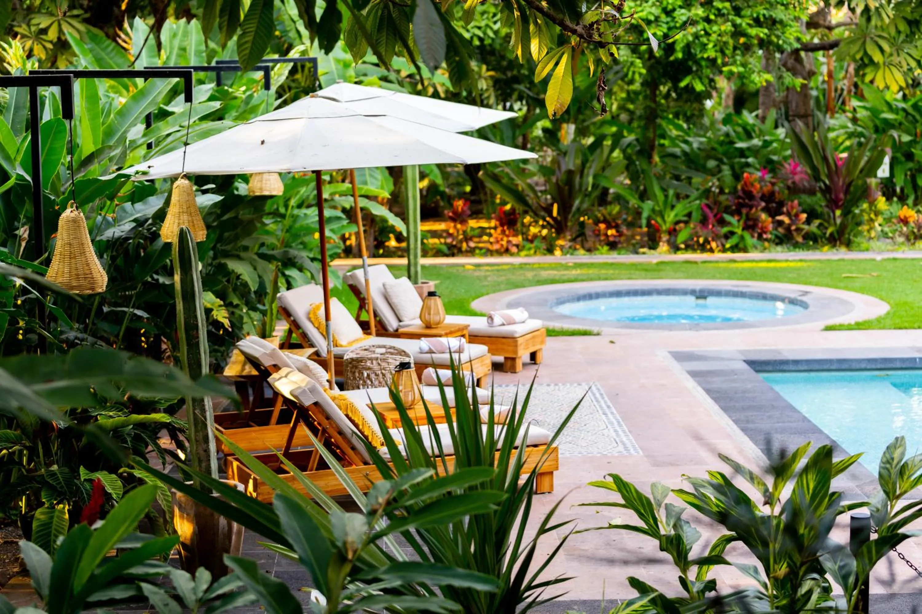 Swimming pool in La Paranera Hotel & Relax