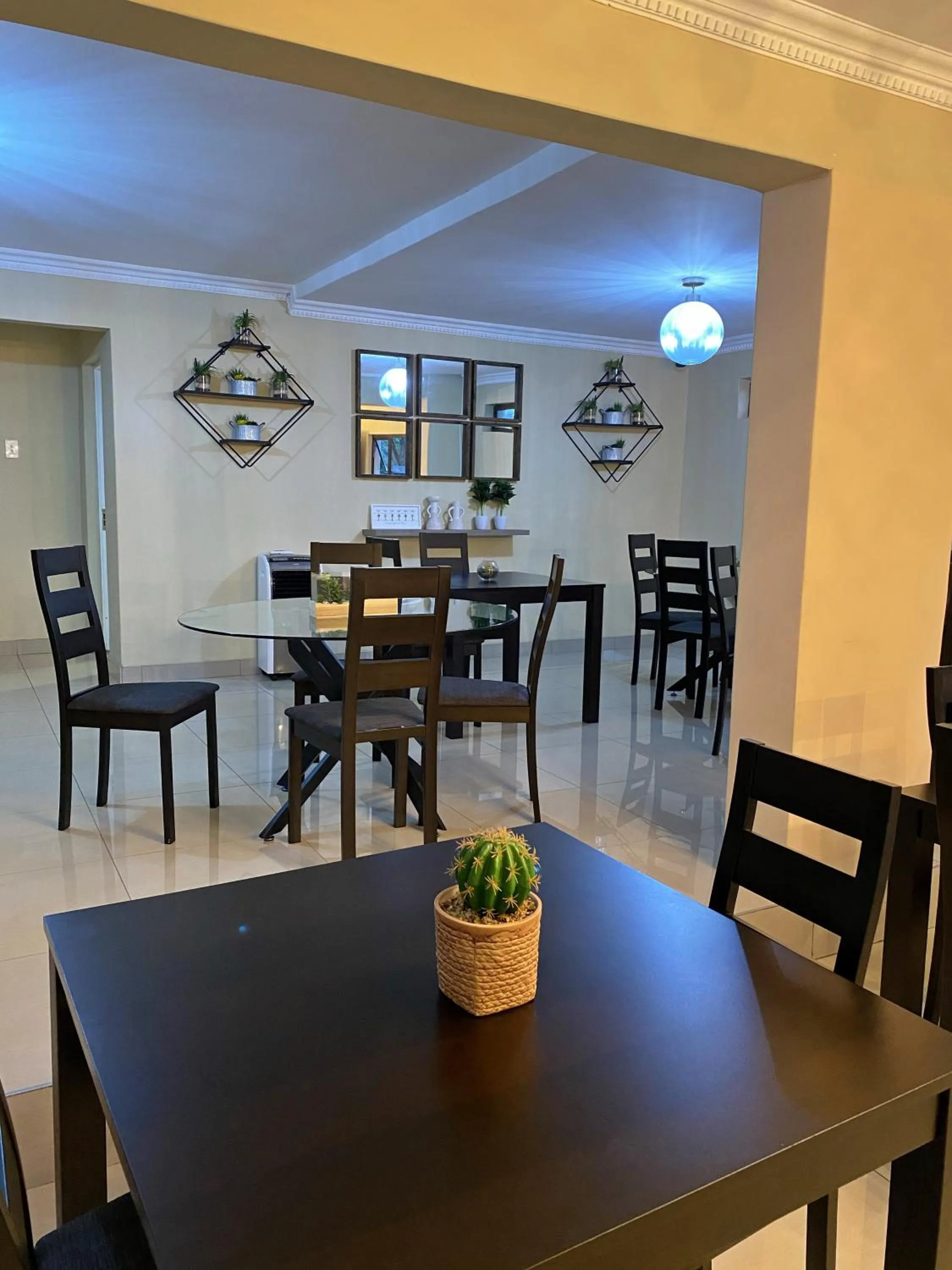 Dining area in Seven Wonders B&B