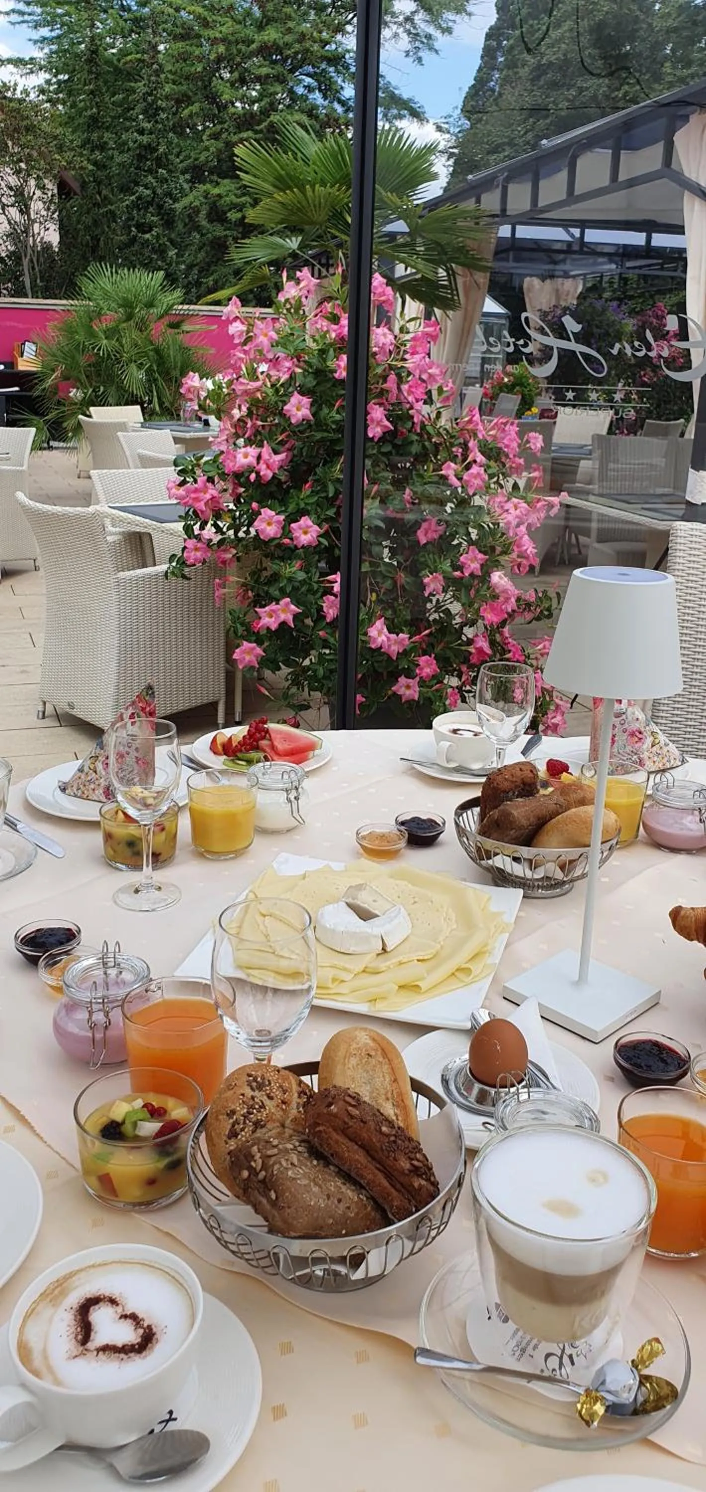 Breakfast in Eden Hotel