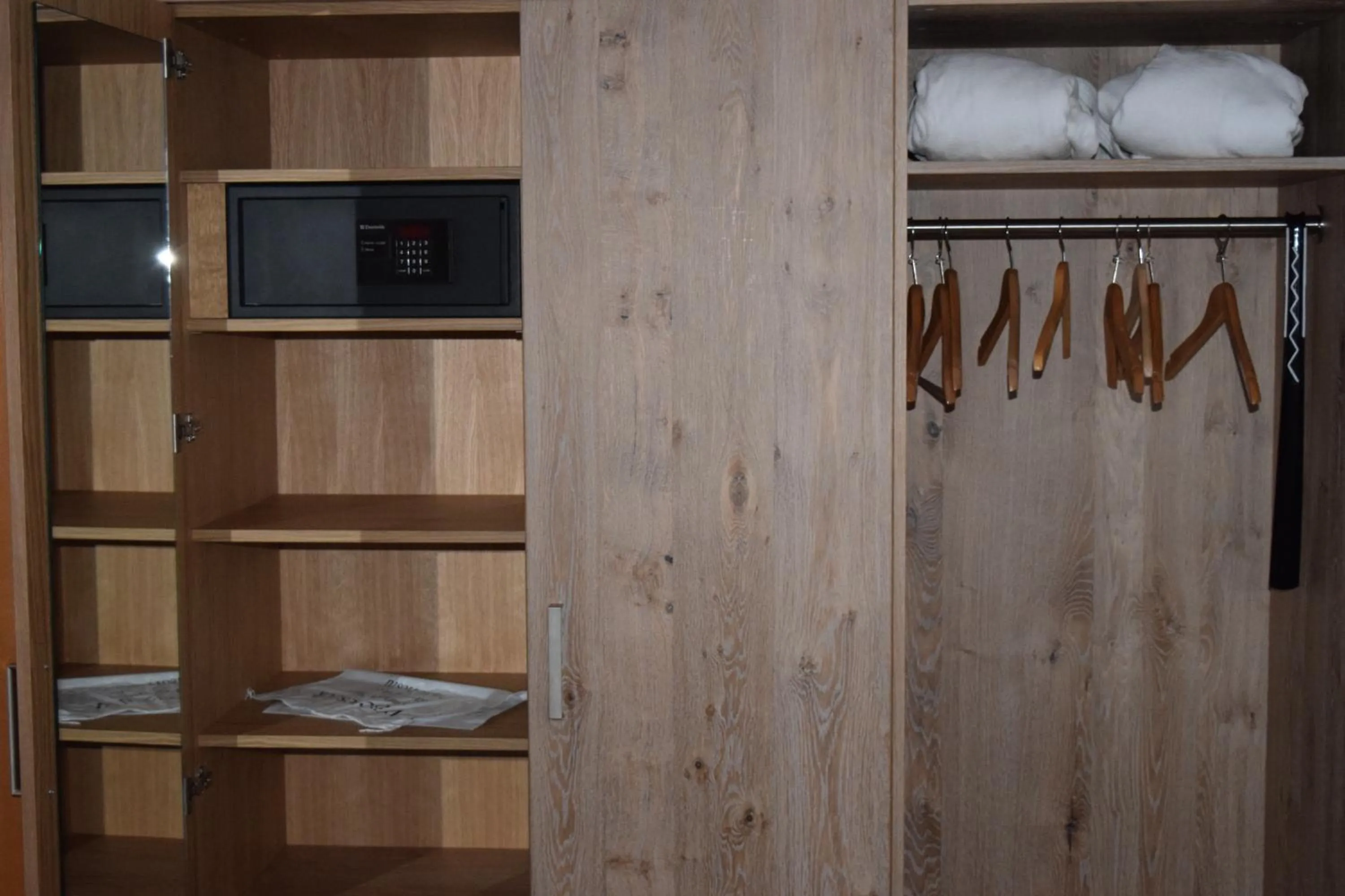 Decorative detail in Eden Hotel