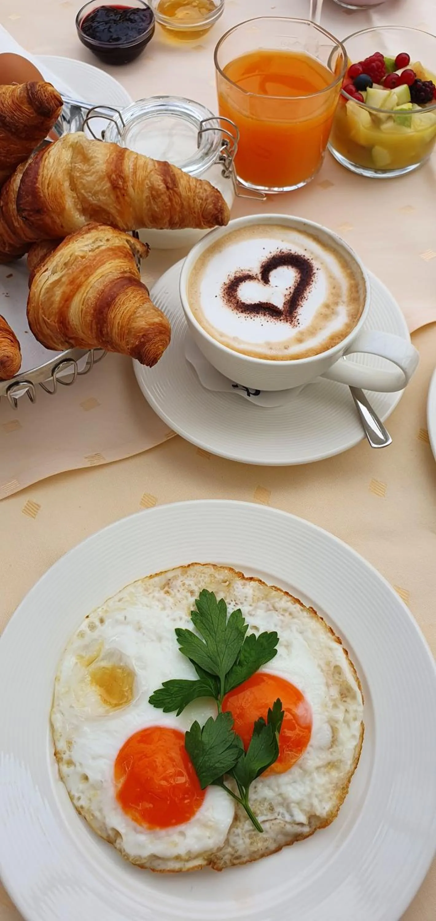 Breakfast in Eden Hotel