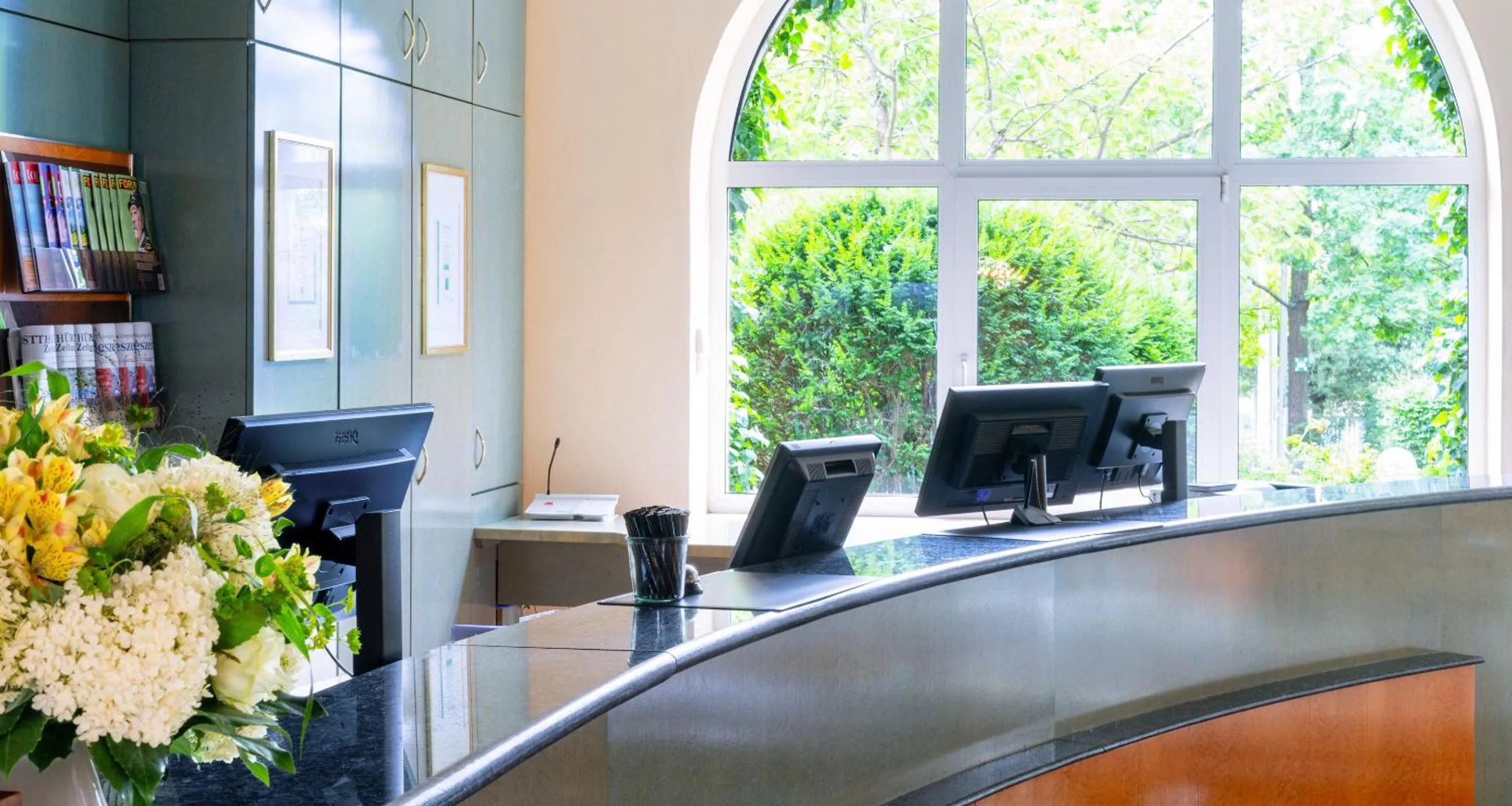 Lobby or reception in Victor's Residenz-Hotel Gera