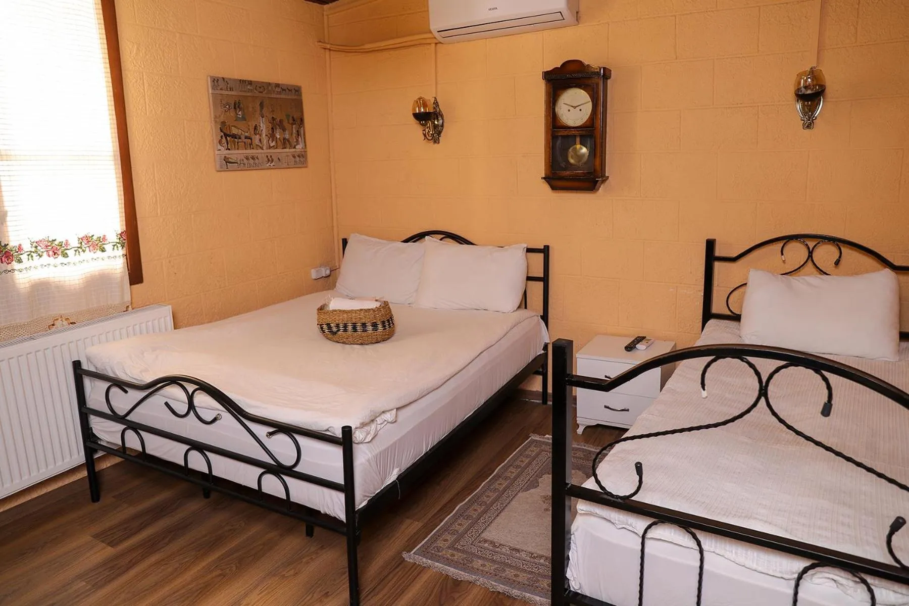 Bedroom in Şirvani Konağı