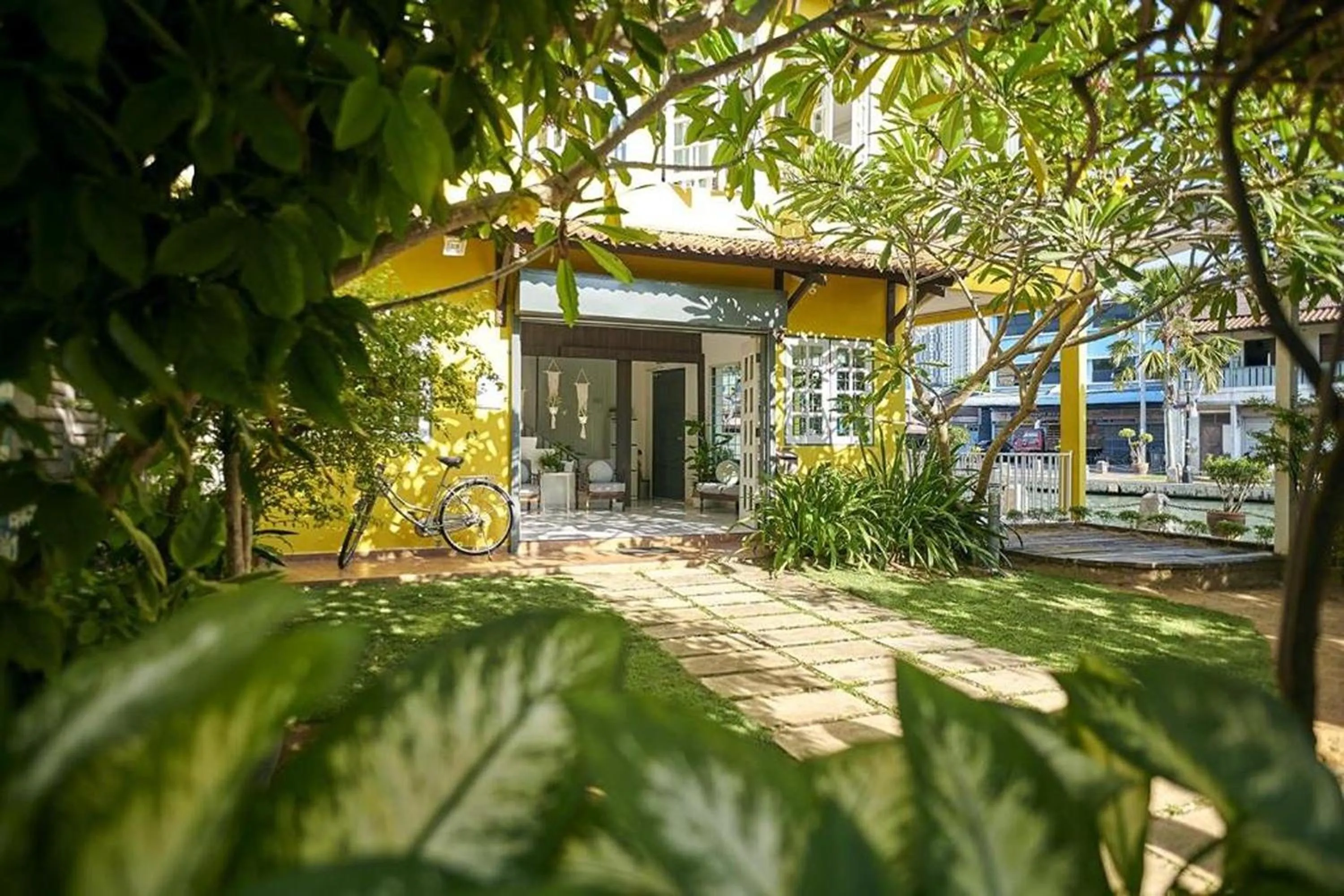 Property building in Sleepy Nomad Hostel