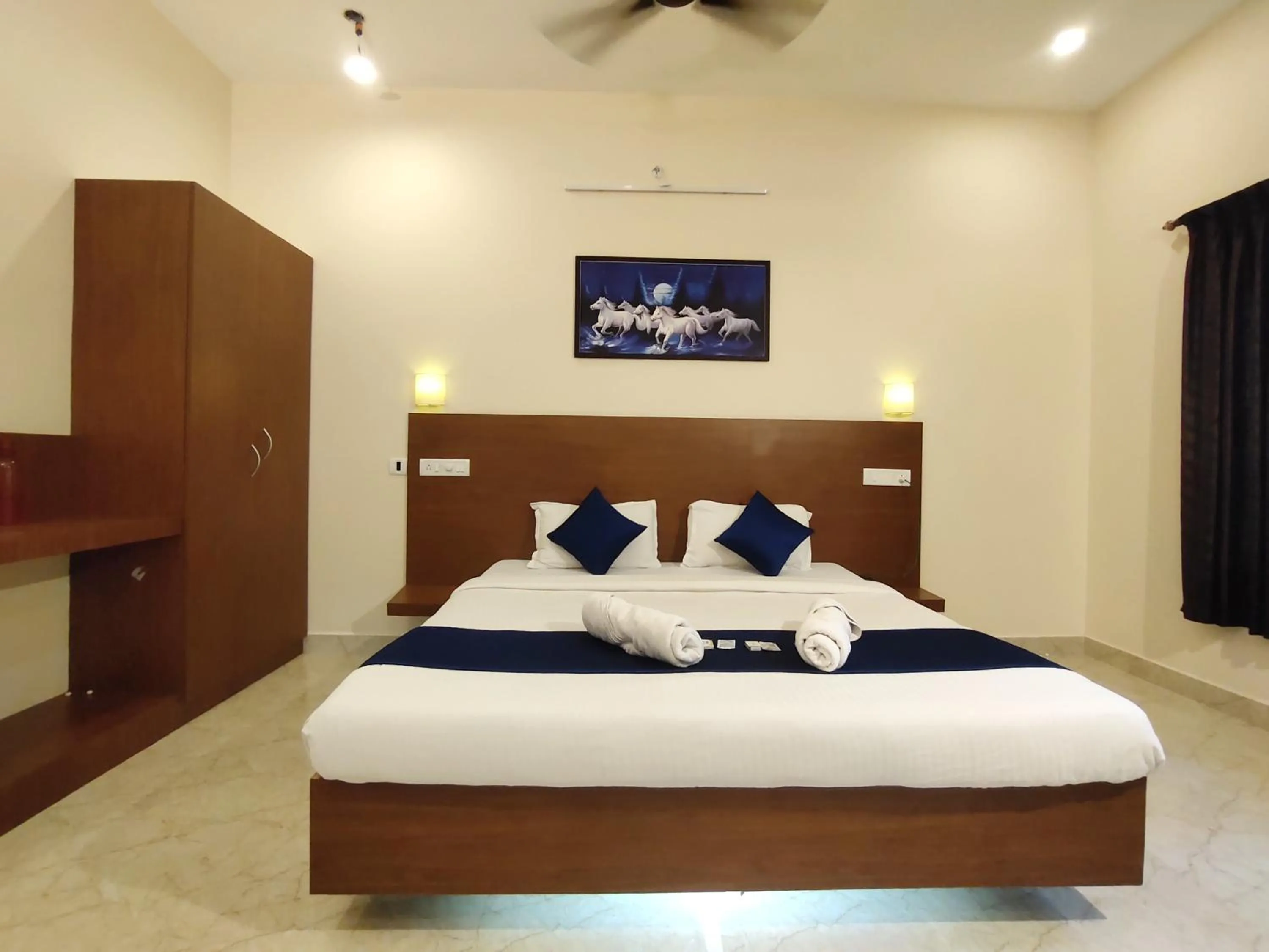 Bed in PV Resort - Auro Beach
