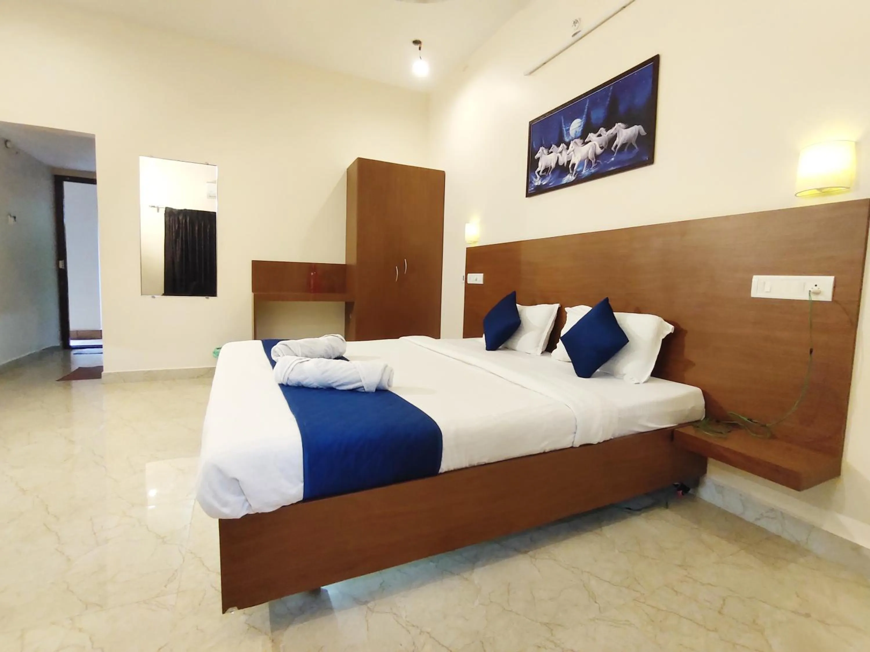 Photo of the whole room in PV Resort - Auro Beach