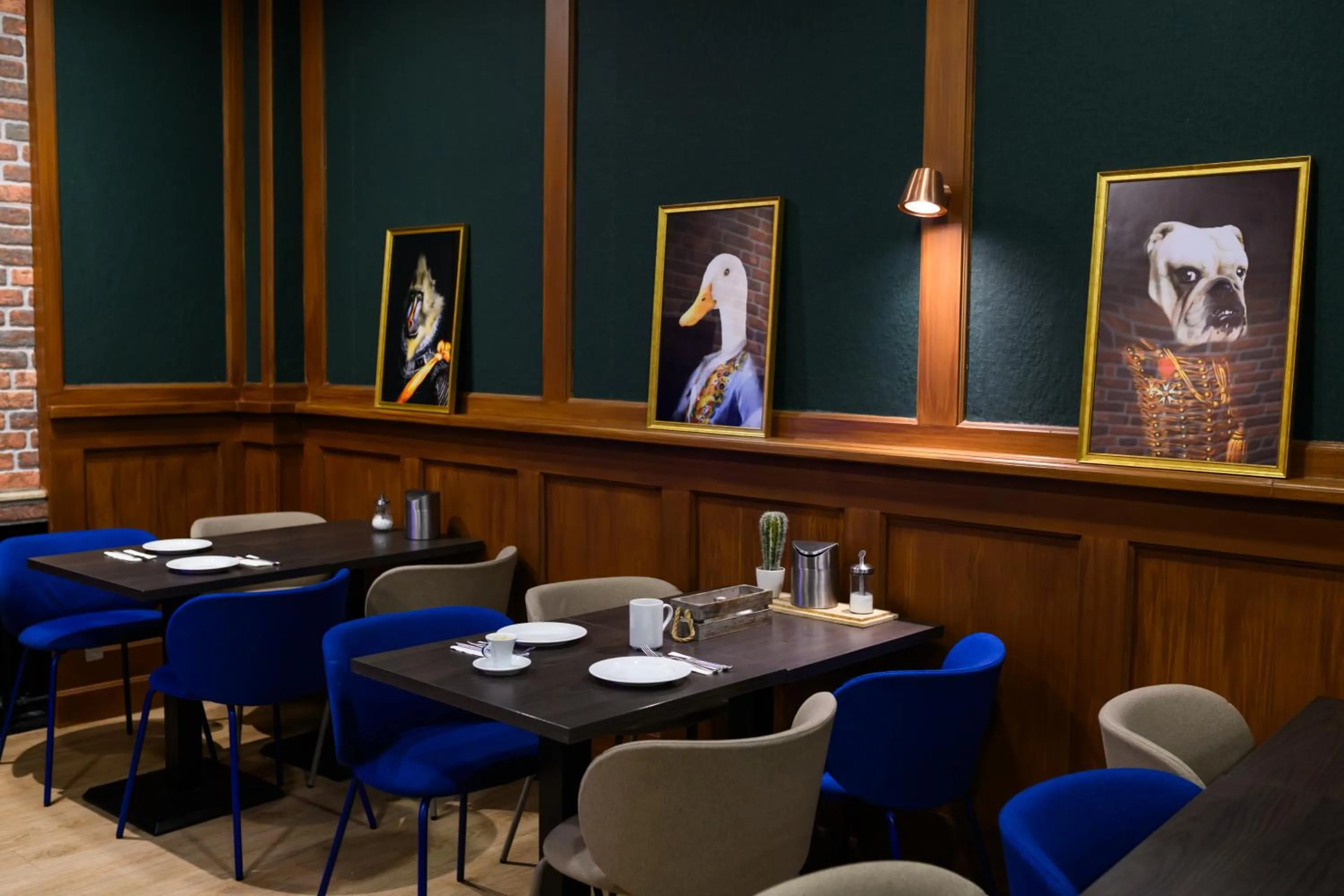 Restaurant/places to eat in Hotel Ambassador Essen